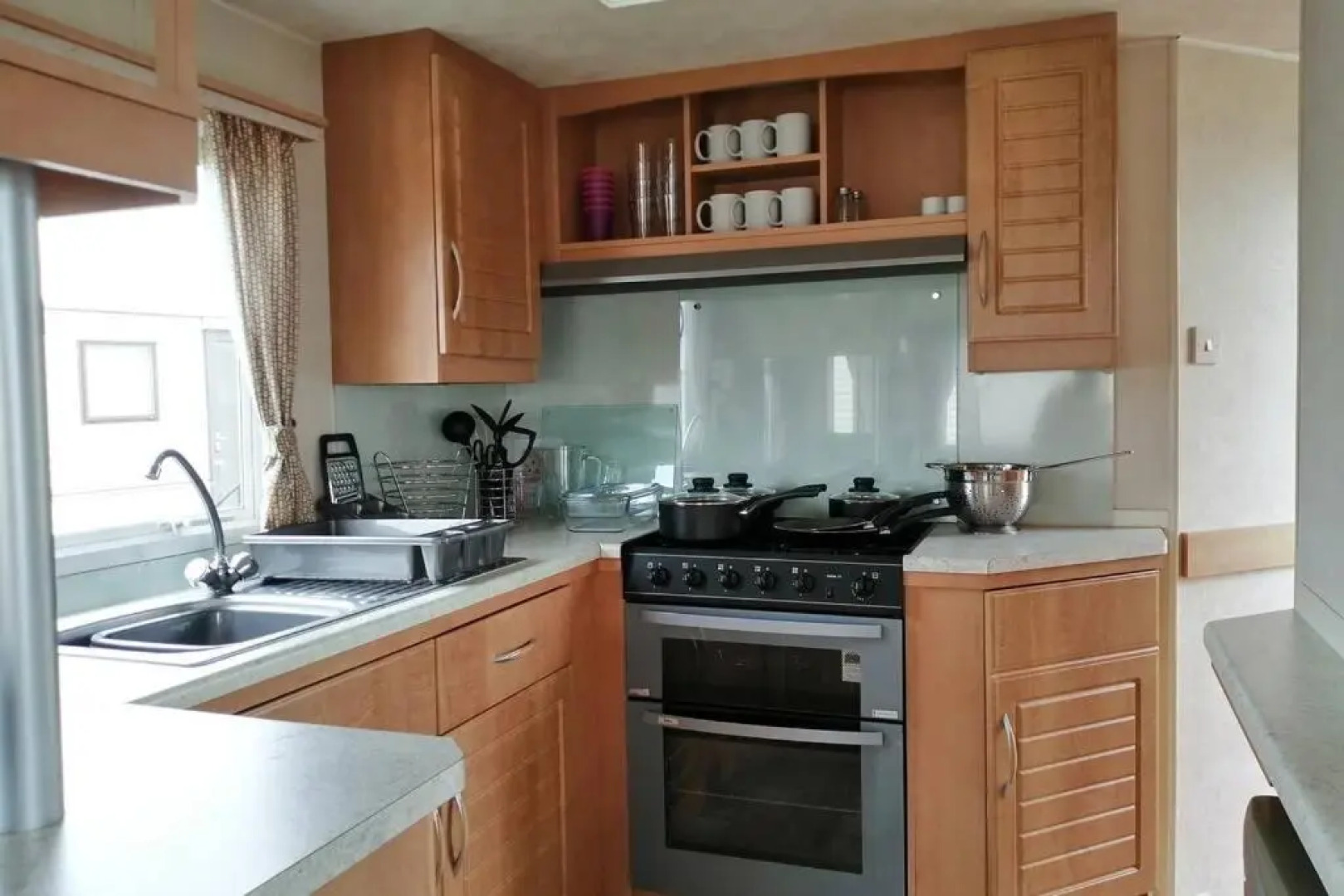 Beachside, Family-friendly, WiFi, 8 berth Caravan 133