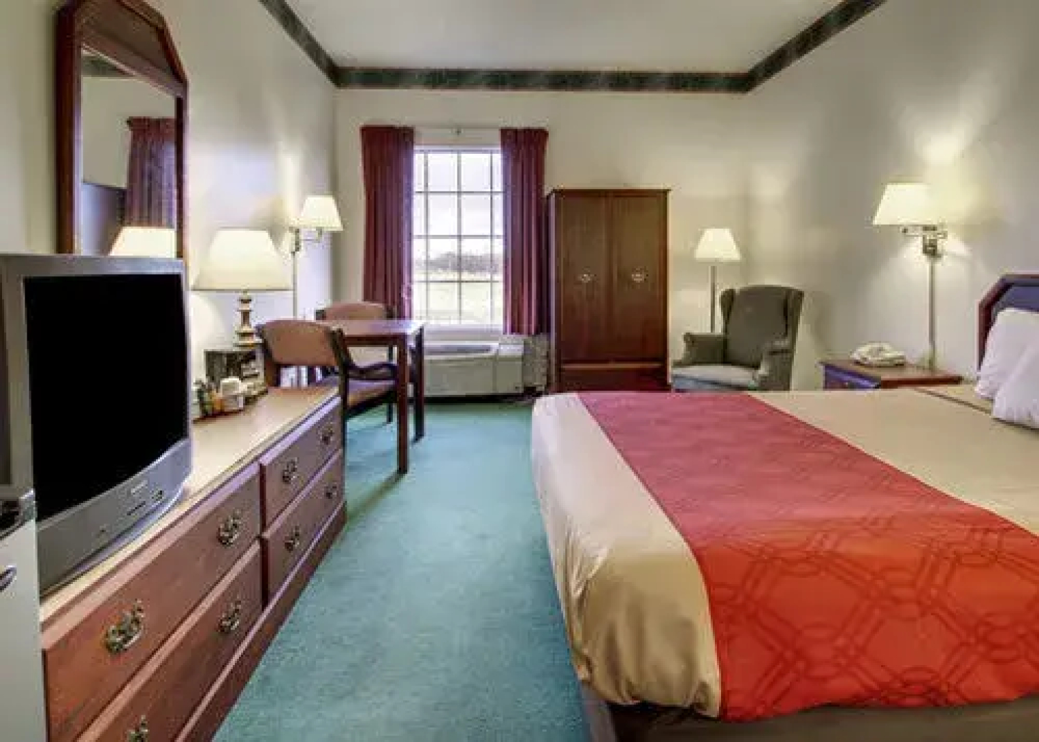 Broadbent Inn and Suites