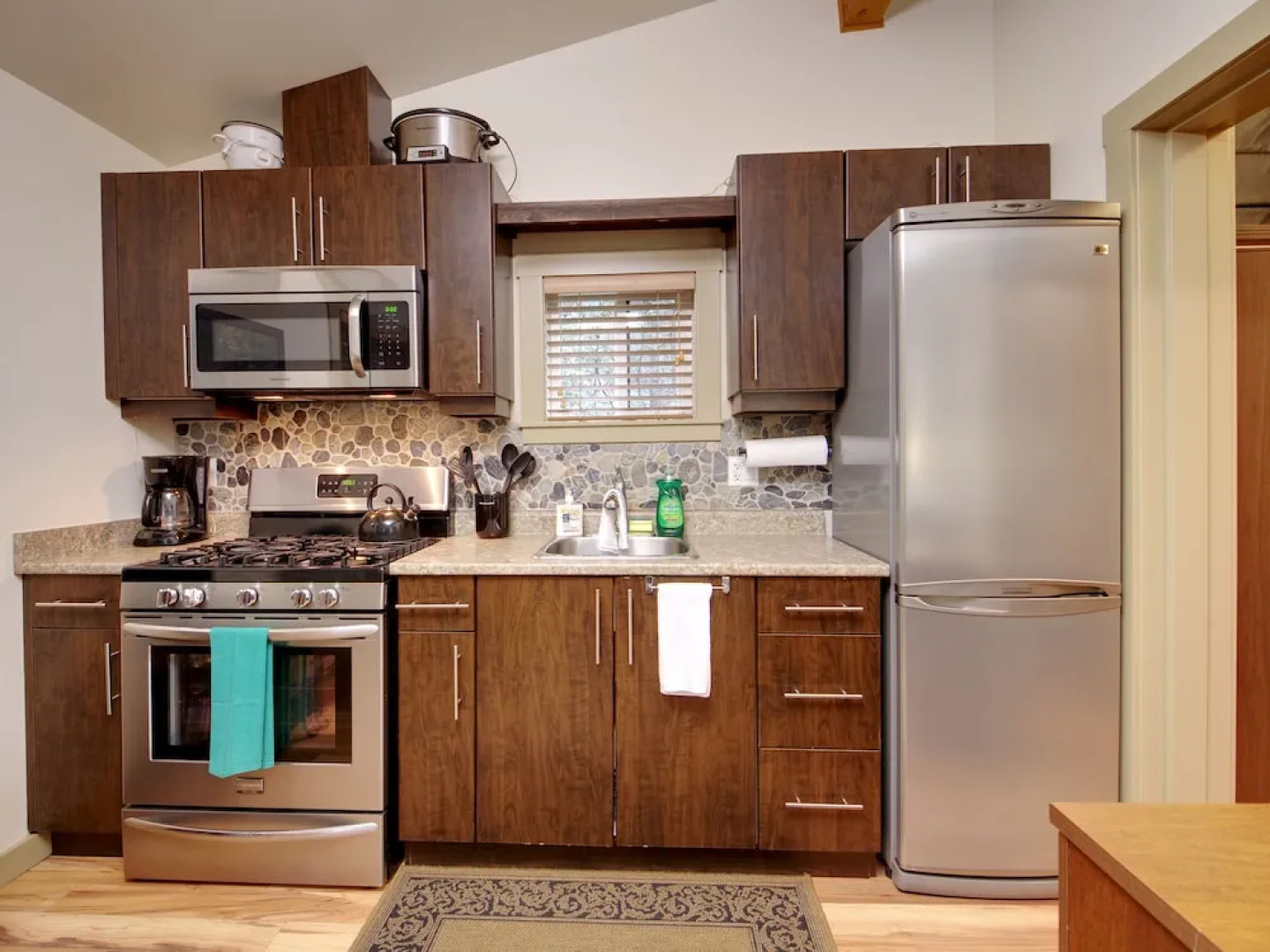 Handsome Dan's Port Renfrew