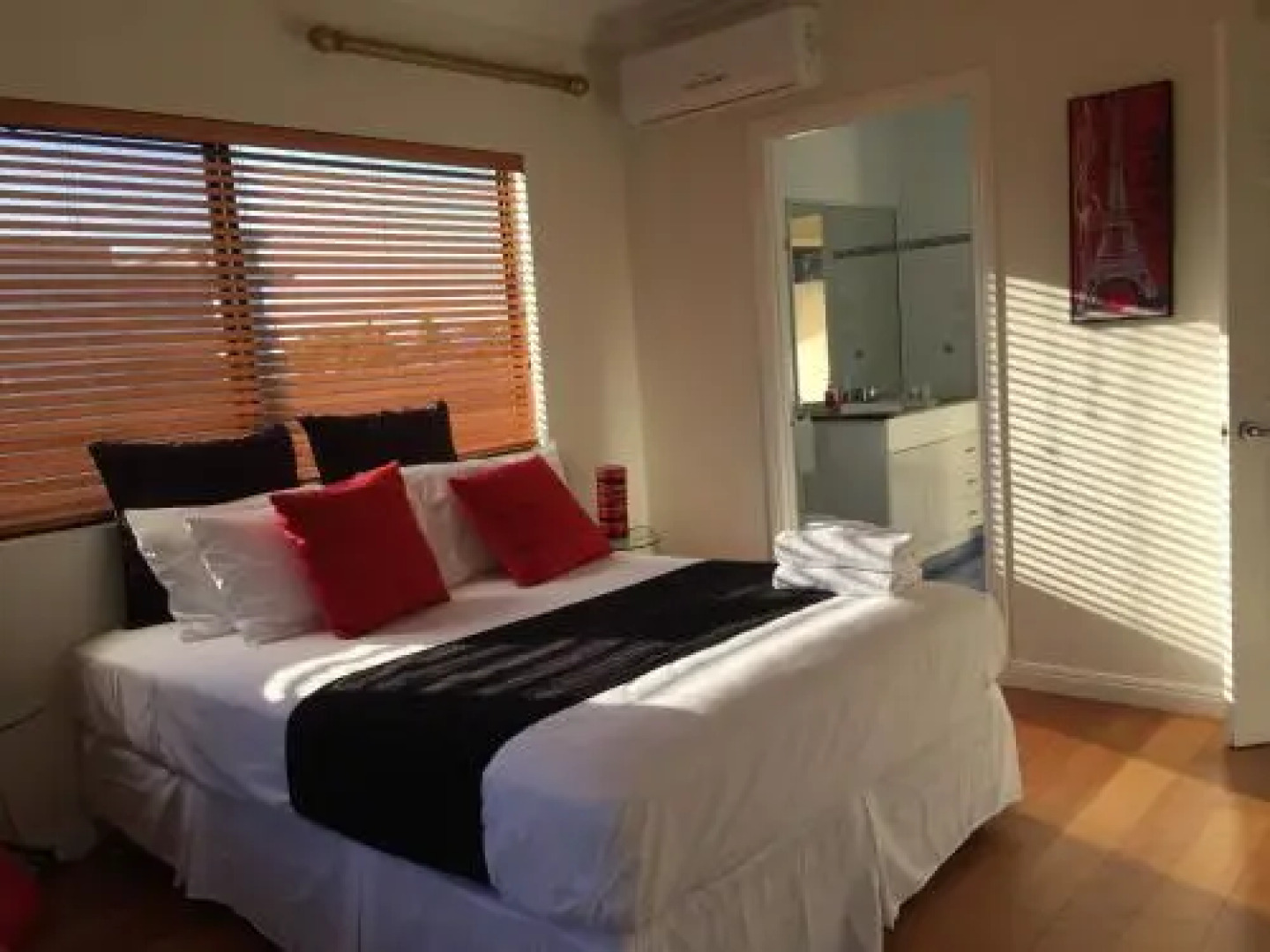 Lighthouse Apartments on The Strand