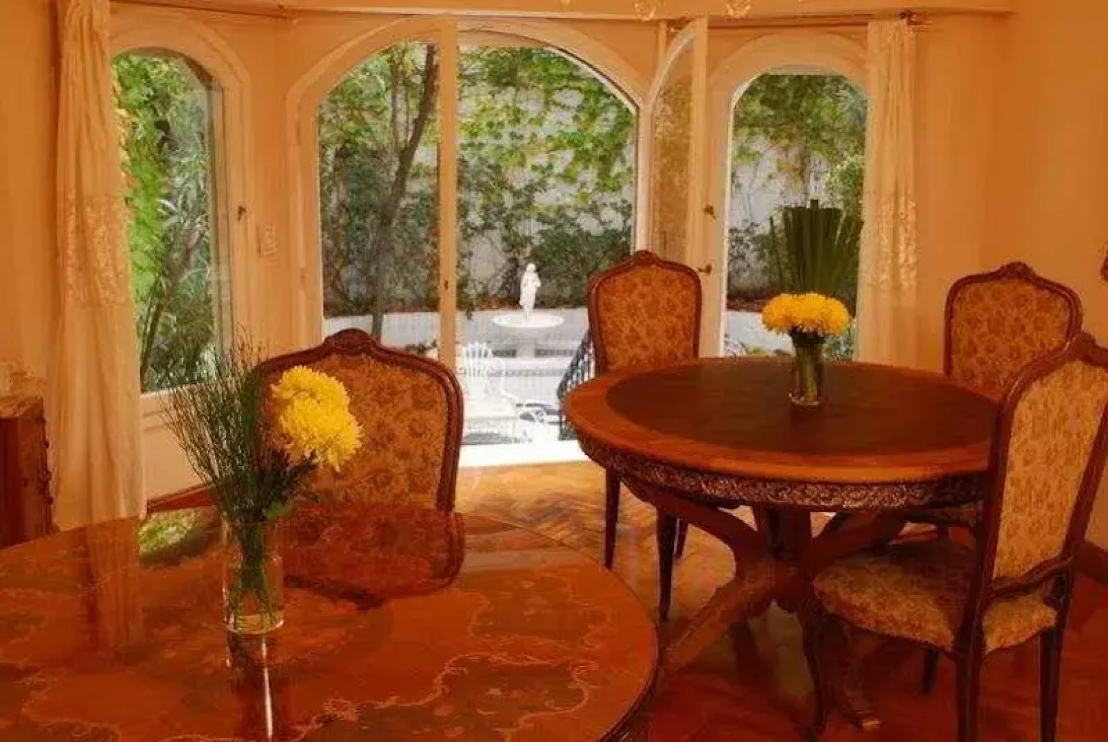 Aura Suites Boutique Hotel