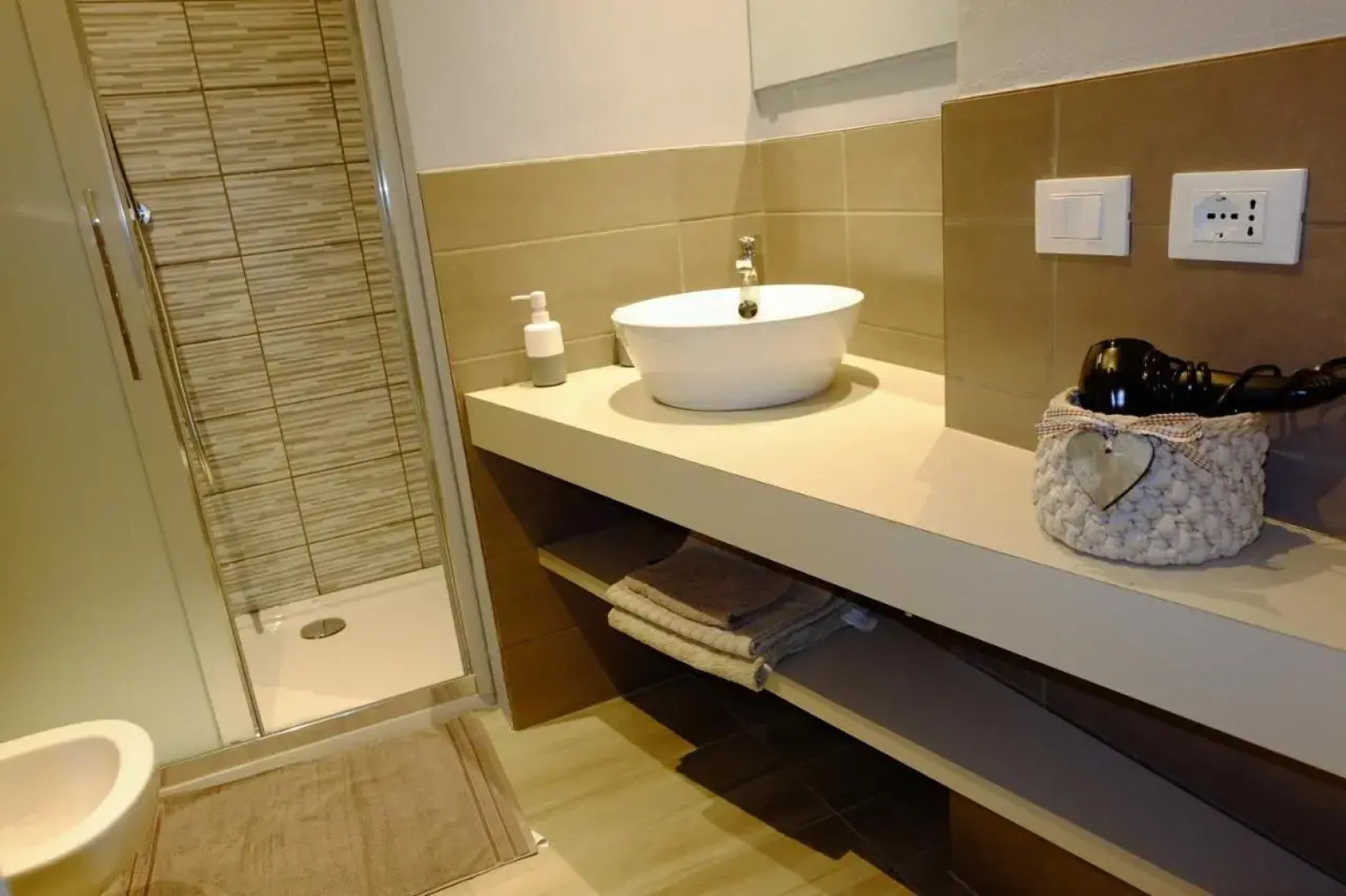 Bilocale vicino Stazione CIR 00015