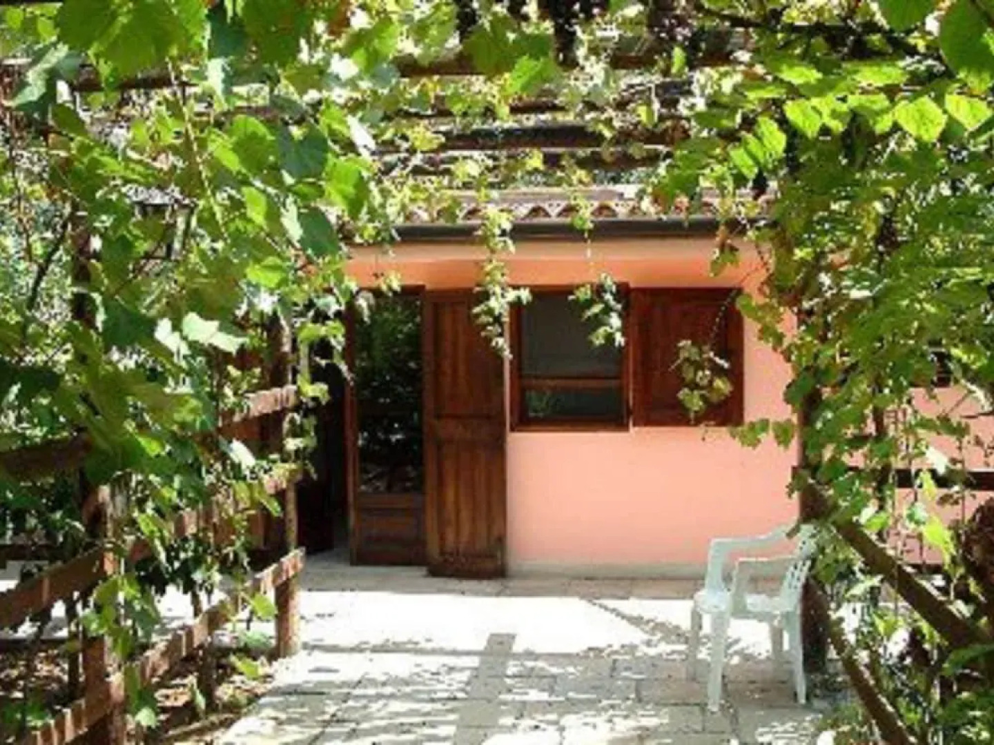 Secluded Holiday Home in Matino With Swimming Pool