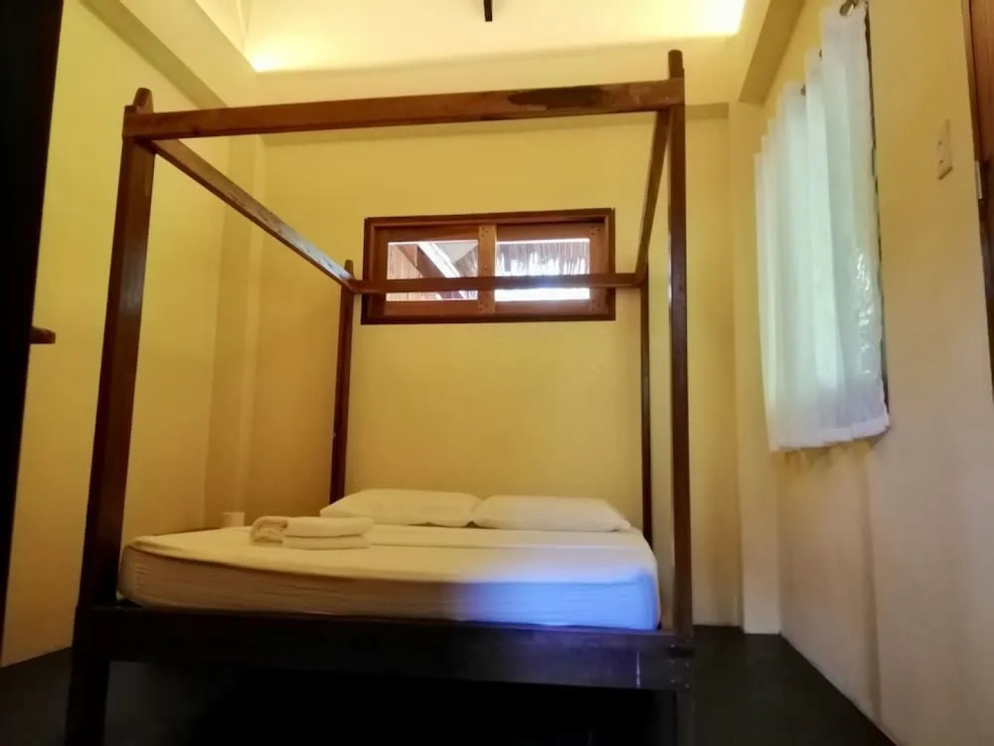 Ilakai Hostel - Adults Only