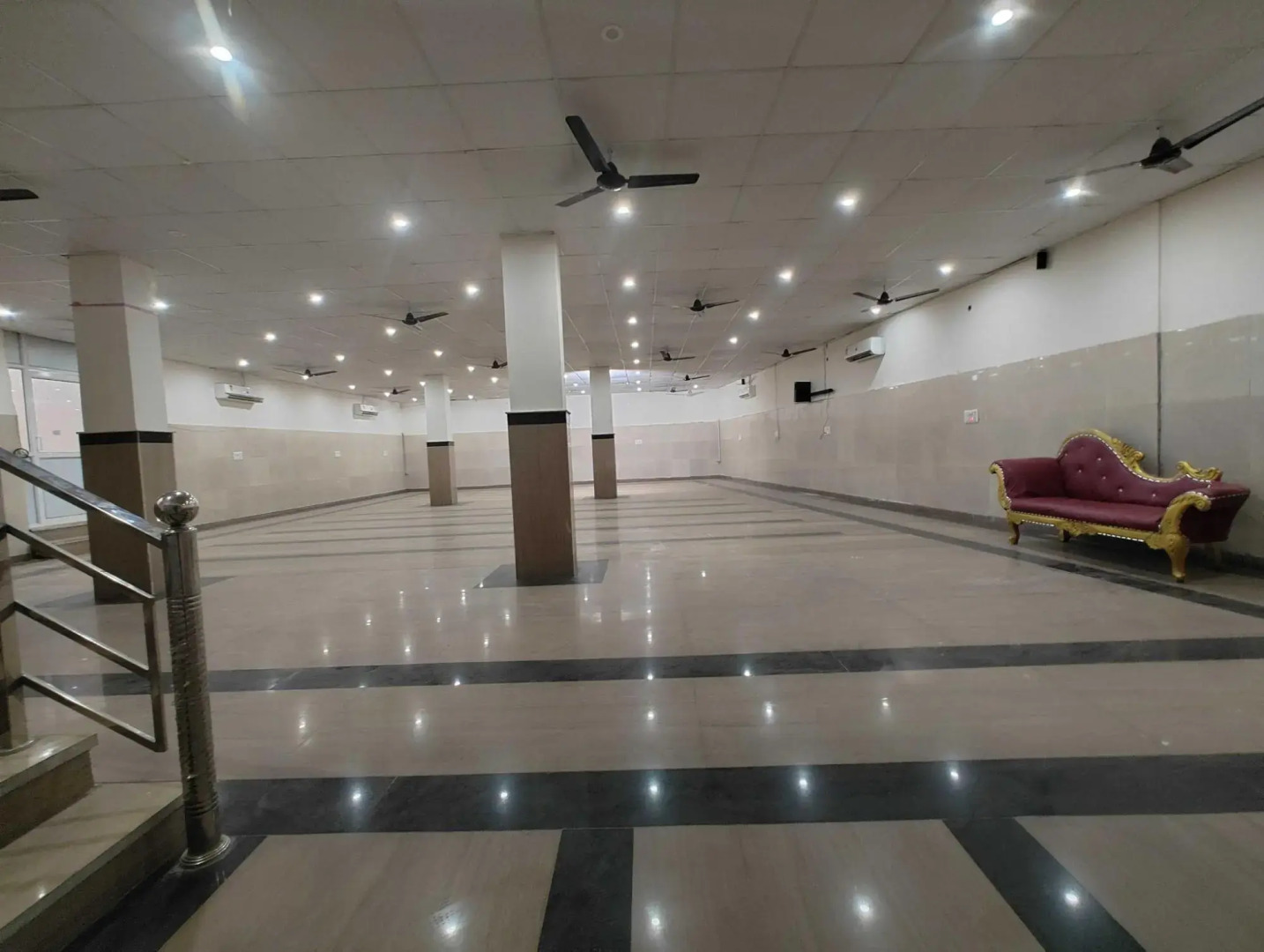 Hotel Ru And Banquet Hall By OYO Rooms