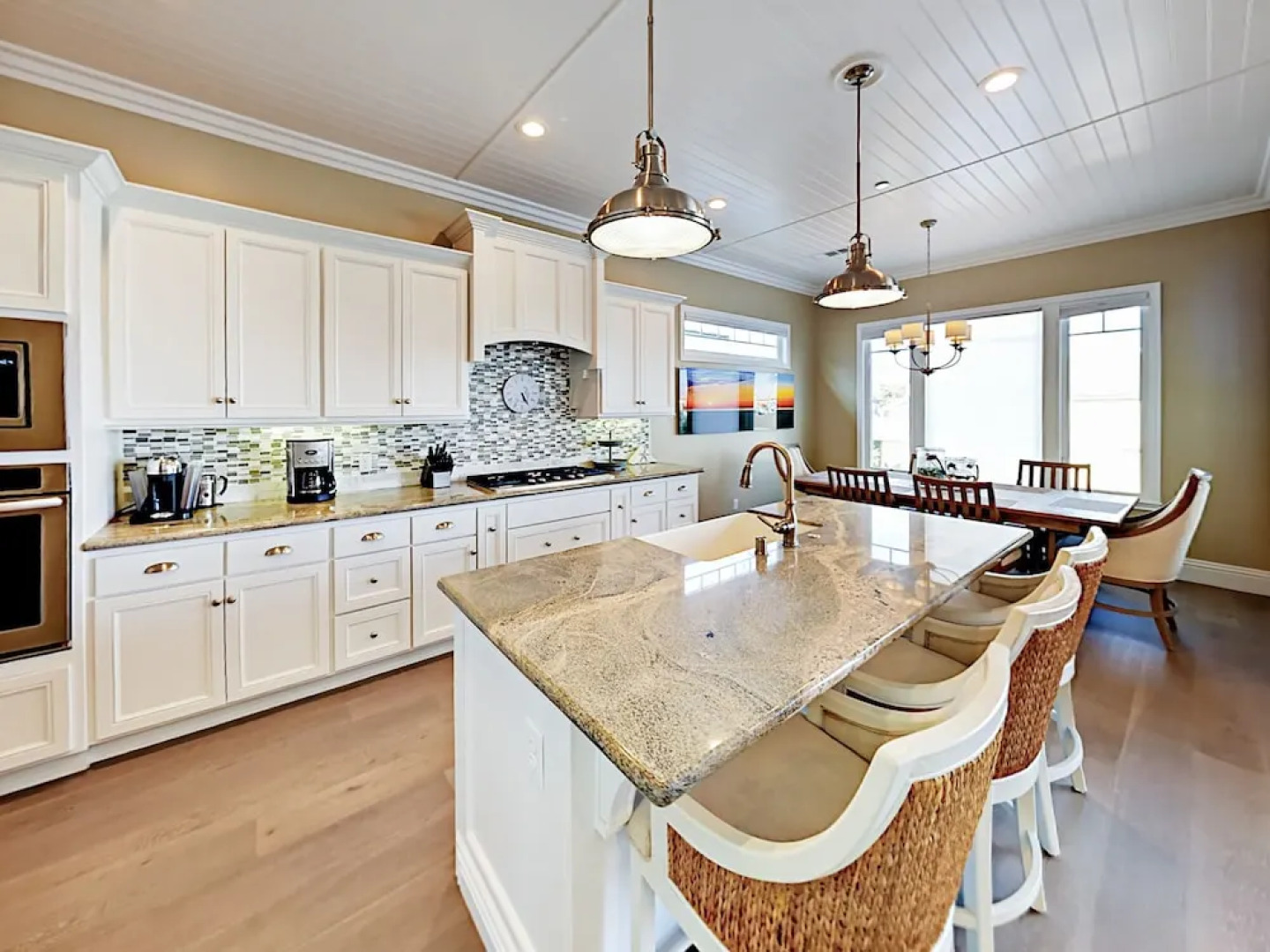 3625 Sunset Home 3 Bedrooms 2.5 Bathrooms Home