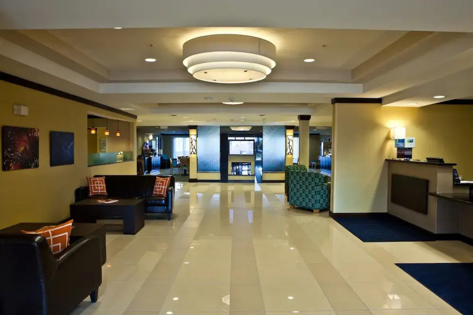 Holiday Inn Express & Suites Lansing-Dimondale