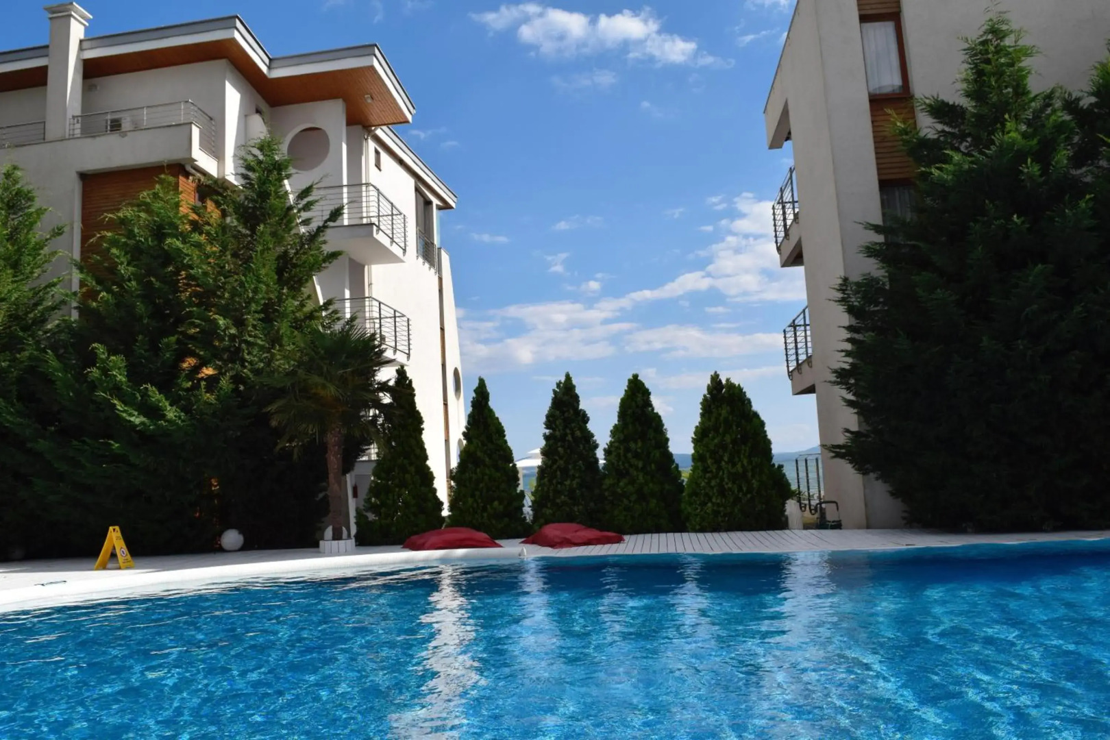 White Sails Apartments