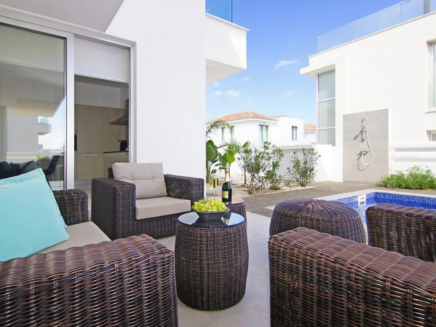 Luna Paralimni in Paralimni