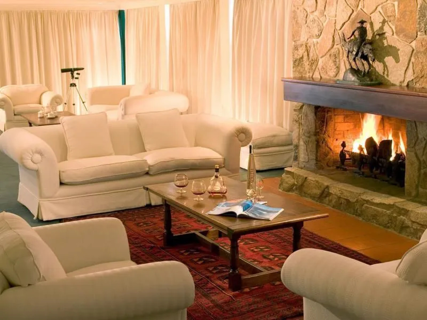 Mt Buller Chalet Hotel & Suites