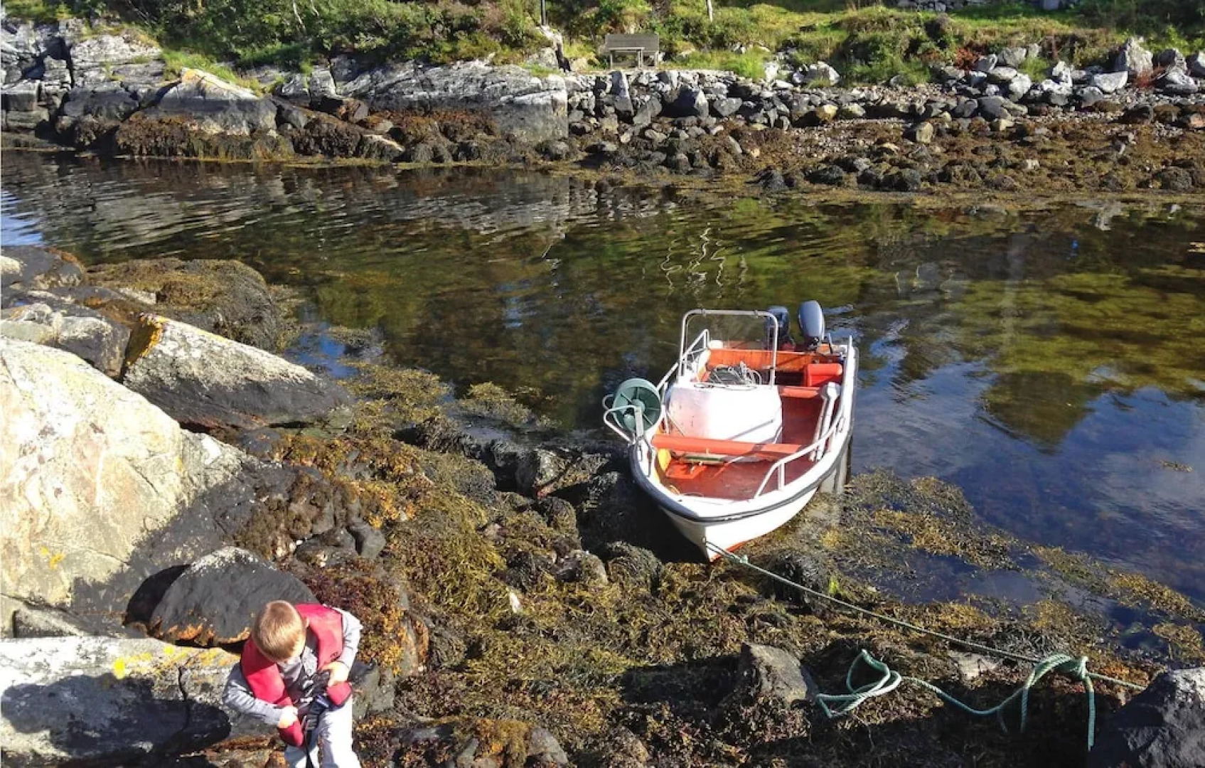 Stunning Home in Stadlandet With 4 Bedrooms and Jacuzzi