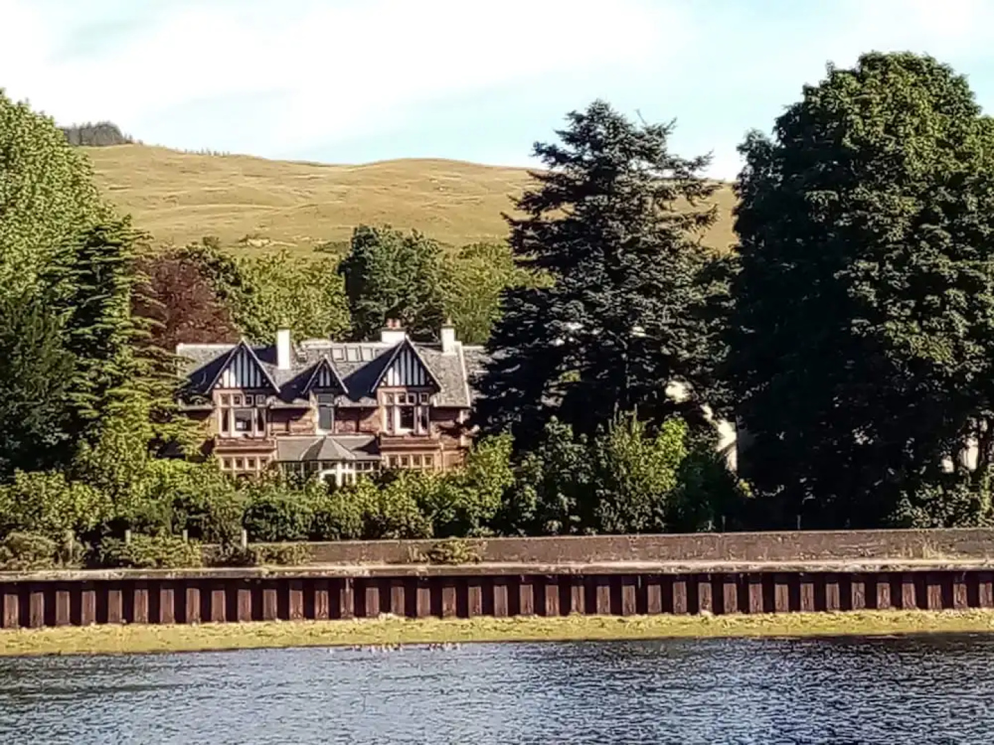 Ravenswood House