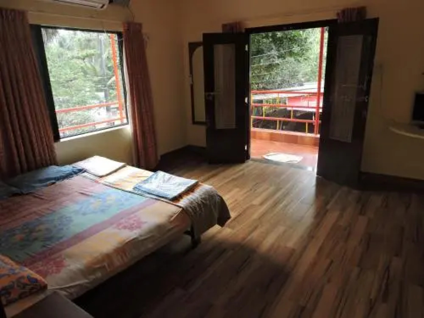 Born 4 Tours# Kaveris nest