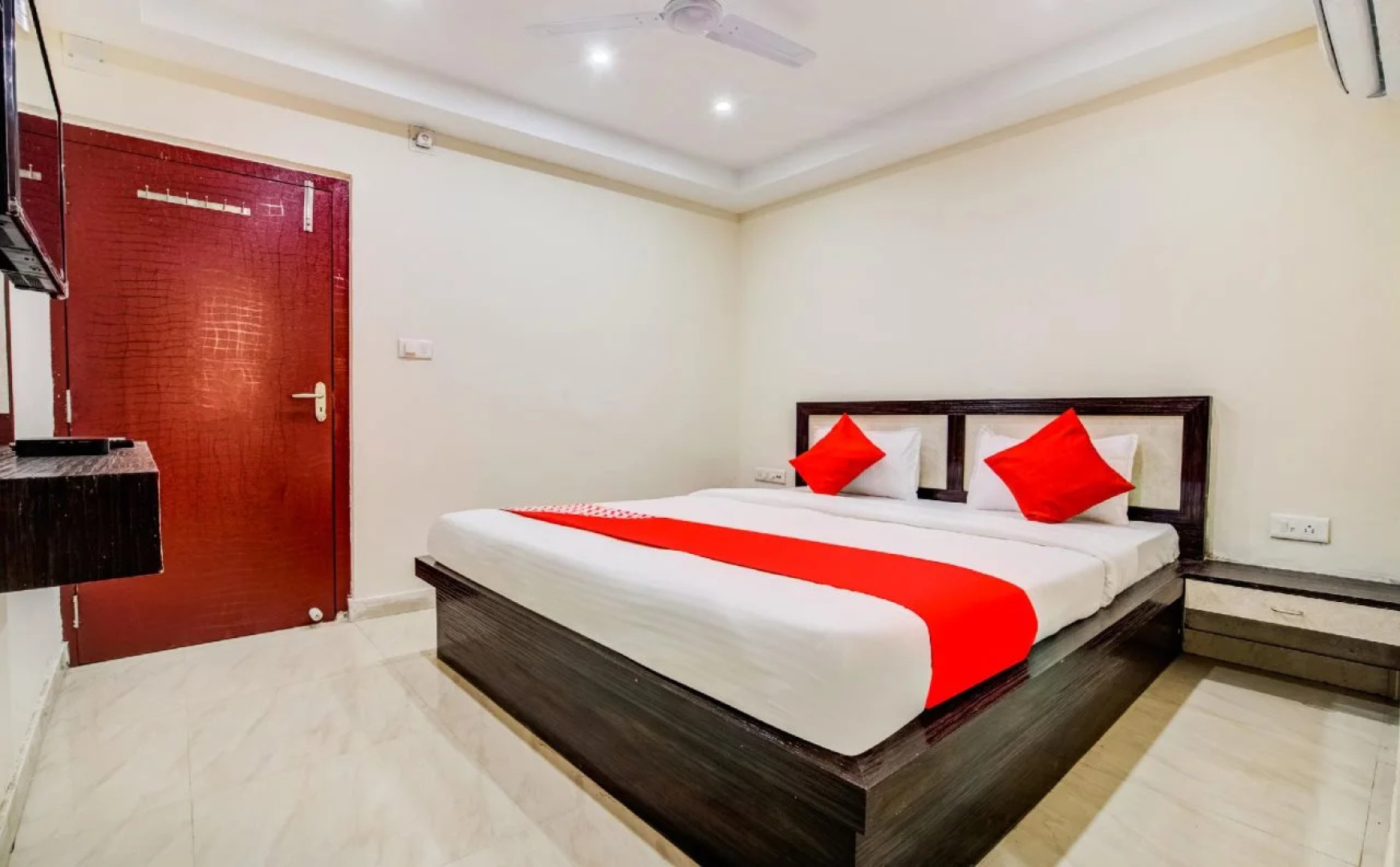 The Grand Yash By OYO Rooms
