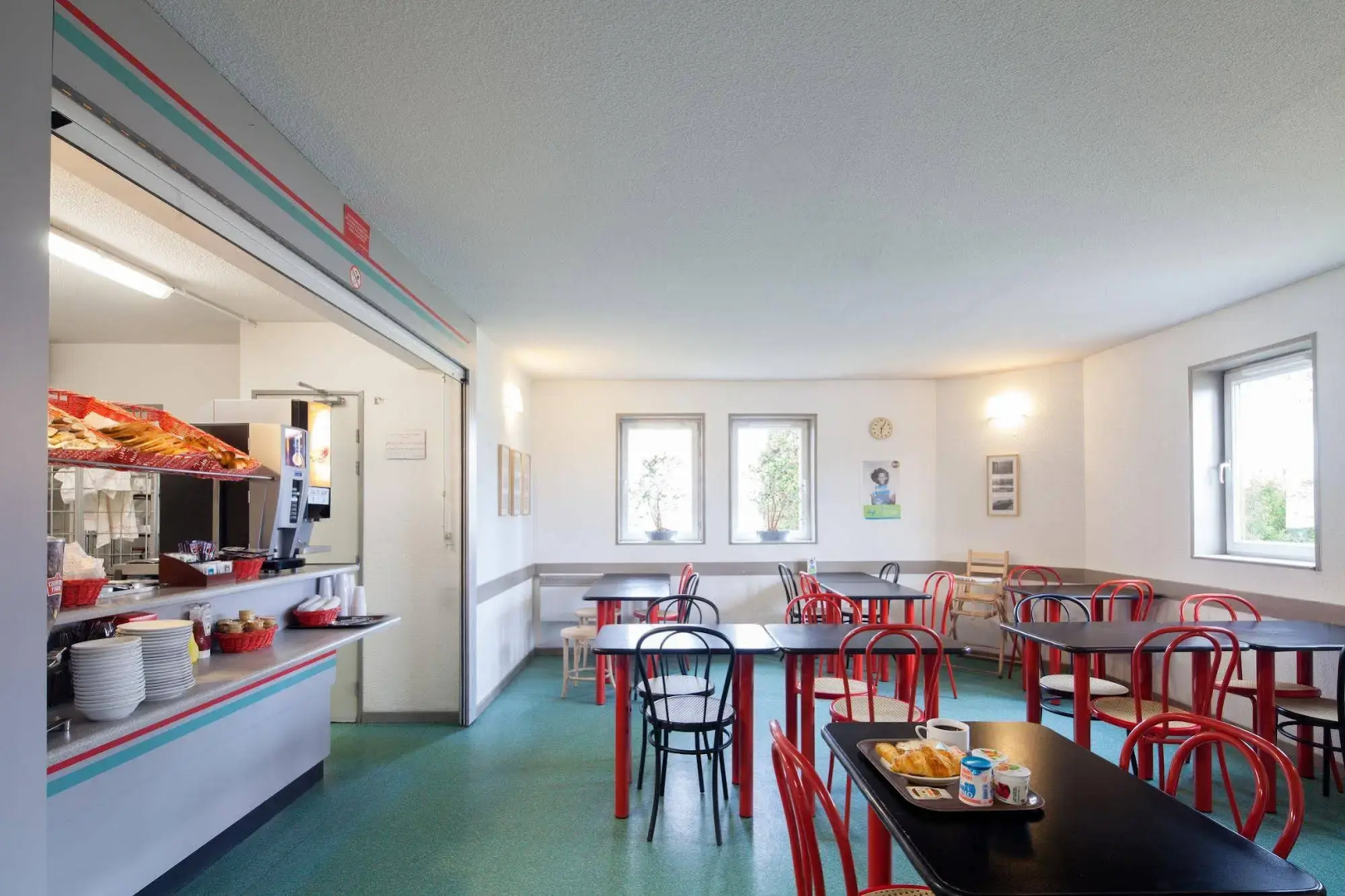 B&B HOTEL Calais Centre Saint-Pierre
