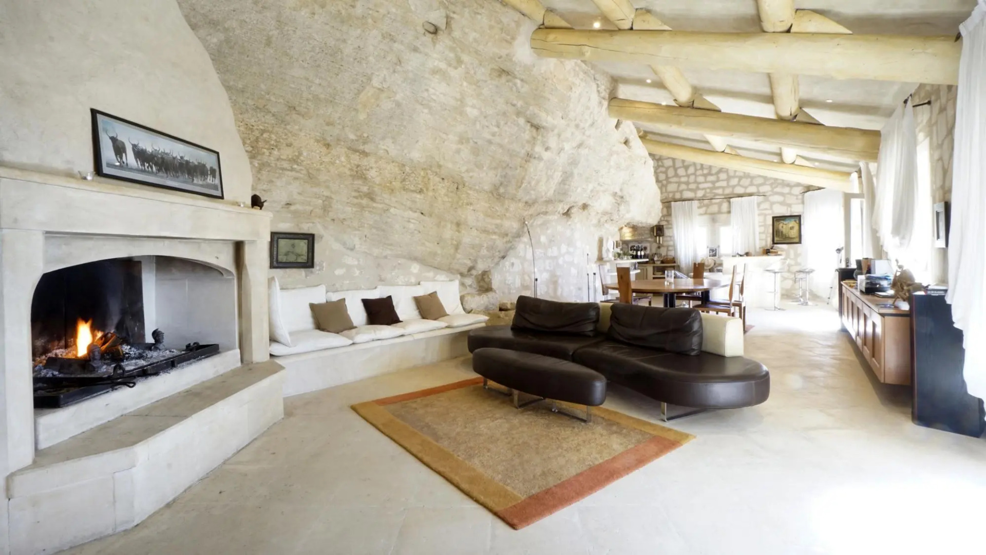 Le Dernier Chateau - Architect's Stone Villa & Pool in Picturesque Les Baux-de-Provence, 5 Bedrooms