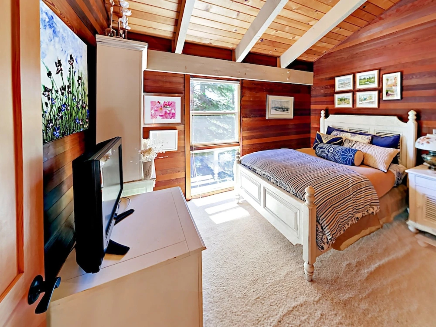 1355 Woodland Way Home 4 Bedrooms 2.5 Bathrooms Home