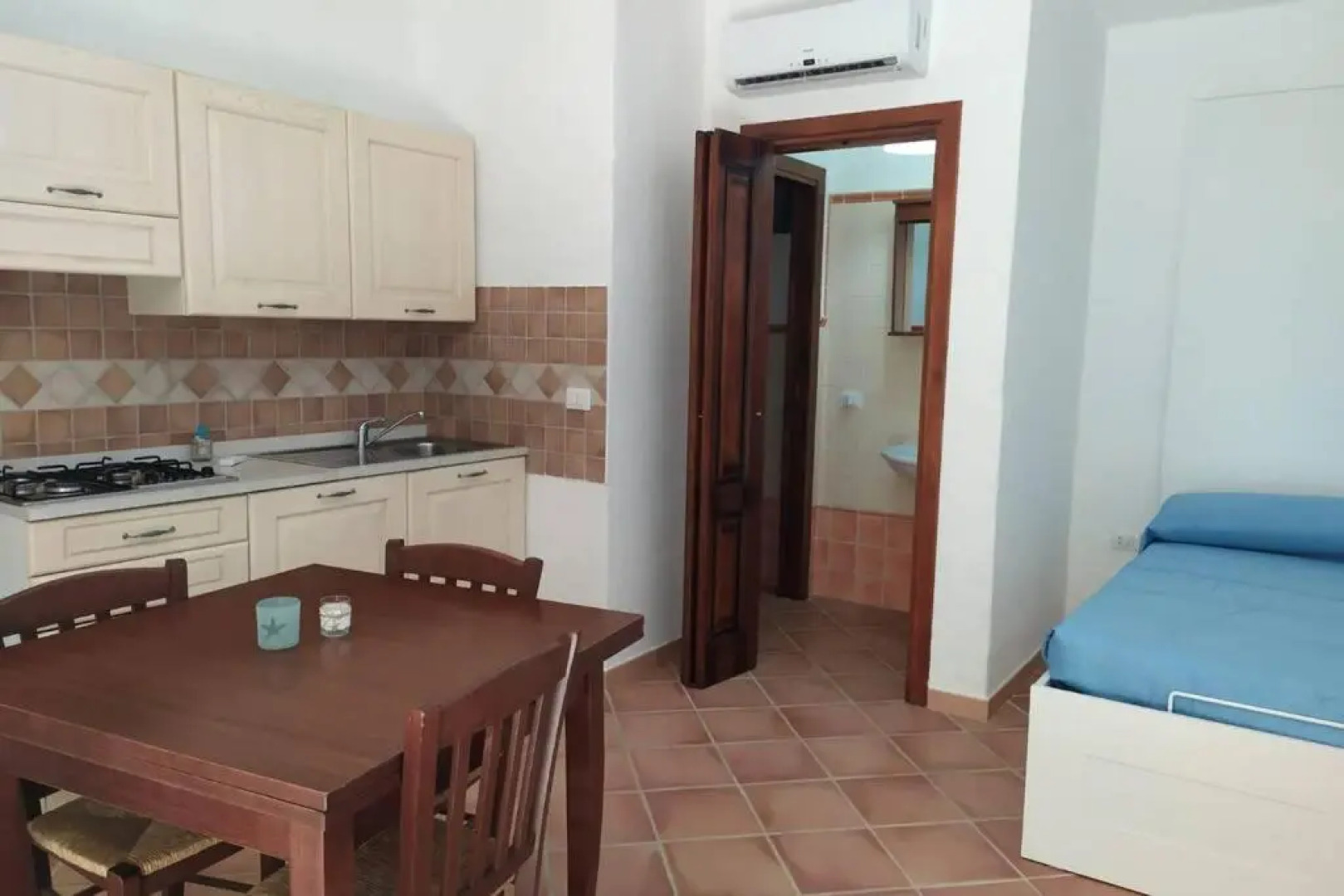 TINY HOUSE (con piscina e wi-fi)