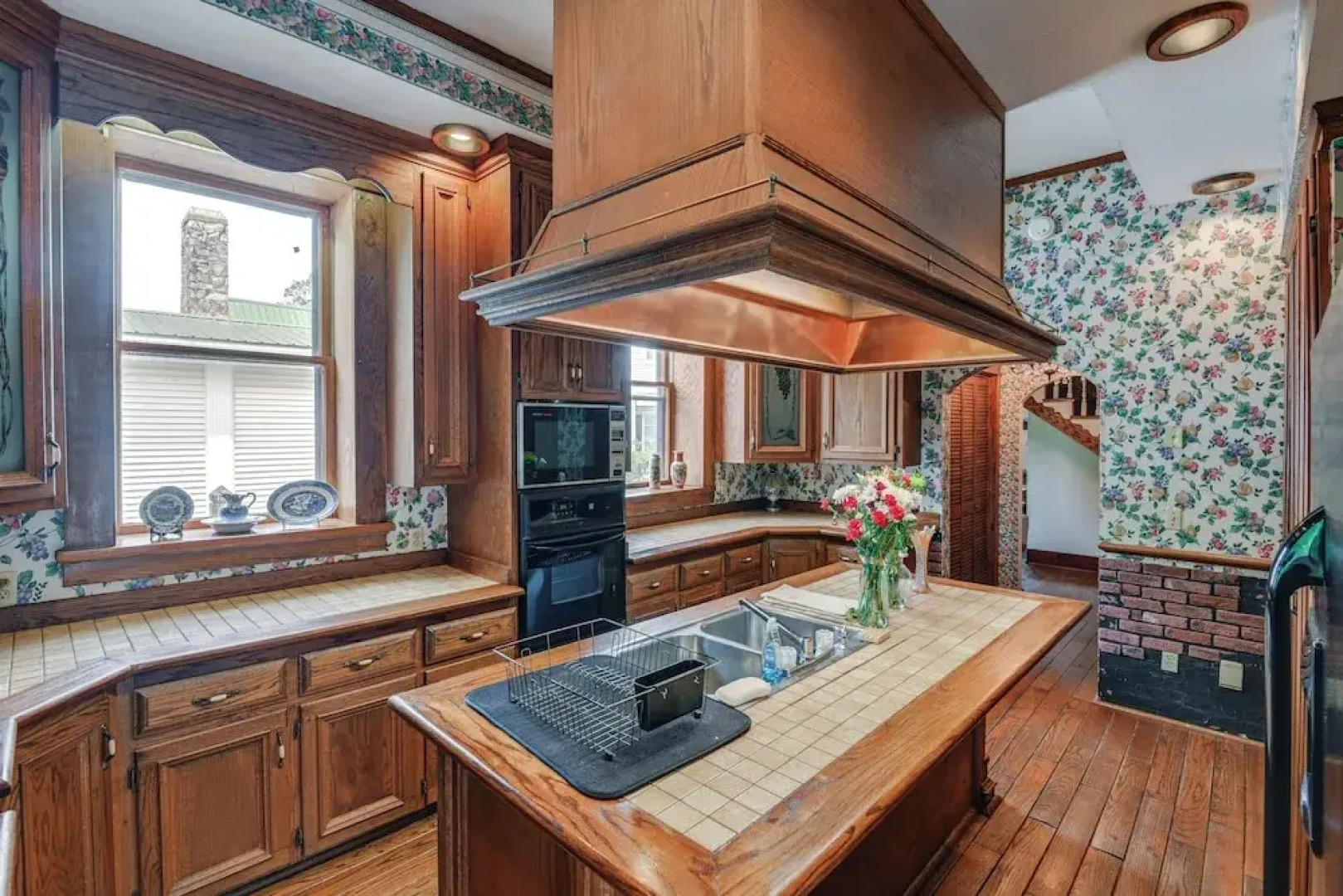 Walk to Lawrenceburg Square: Home for Large Groups