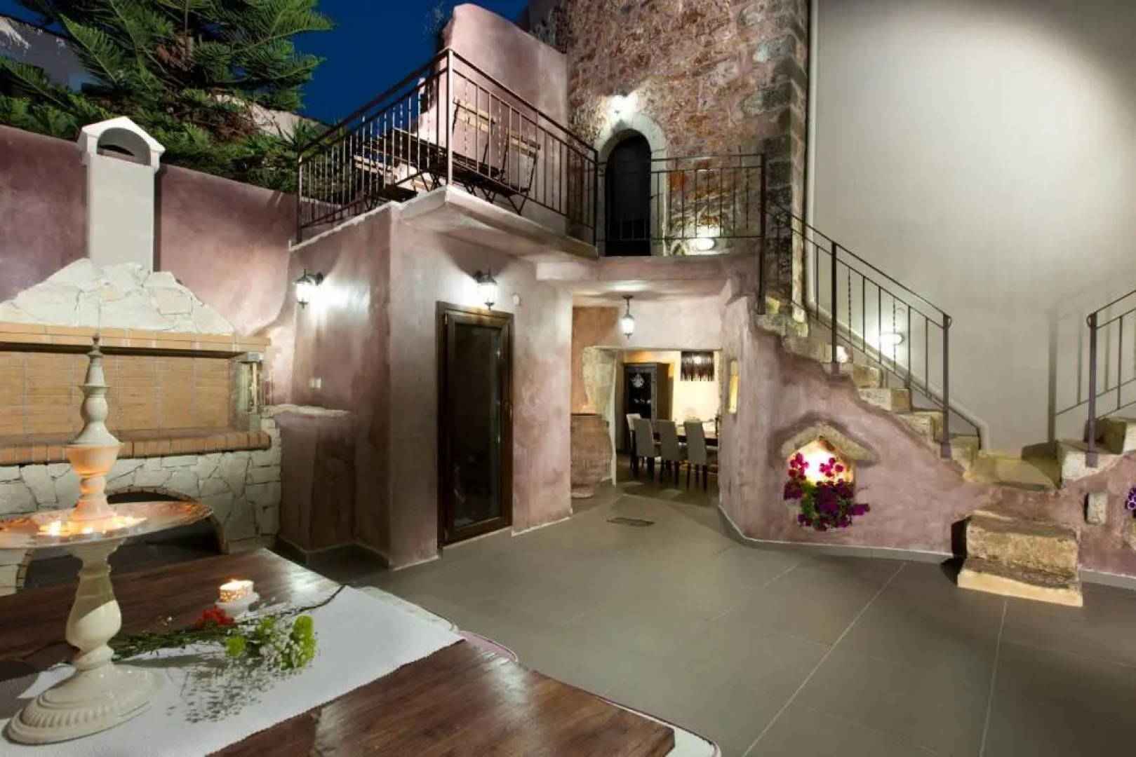 Beautiful & spacious villa with 38sqm pool & BBQ!