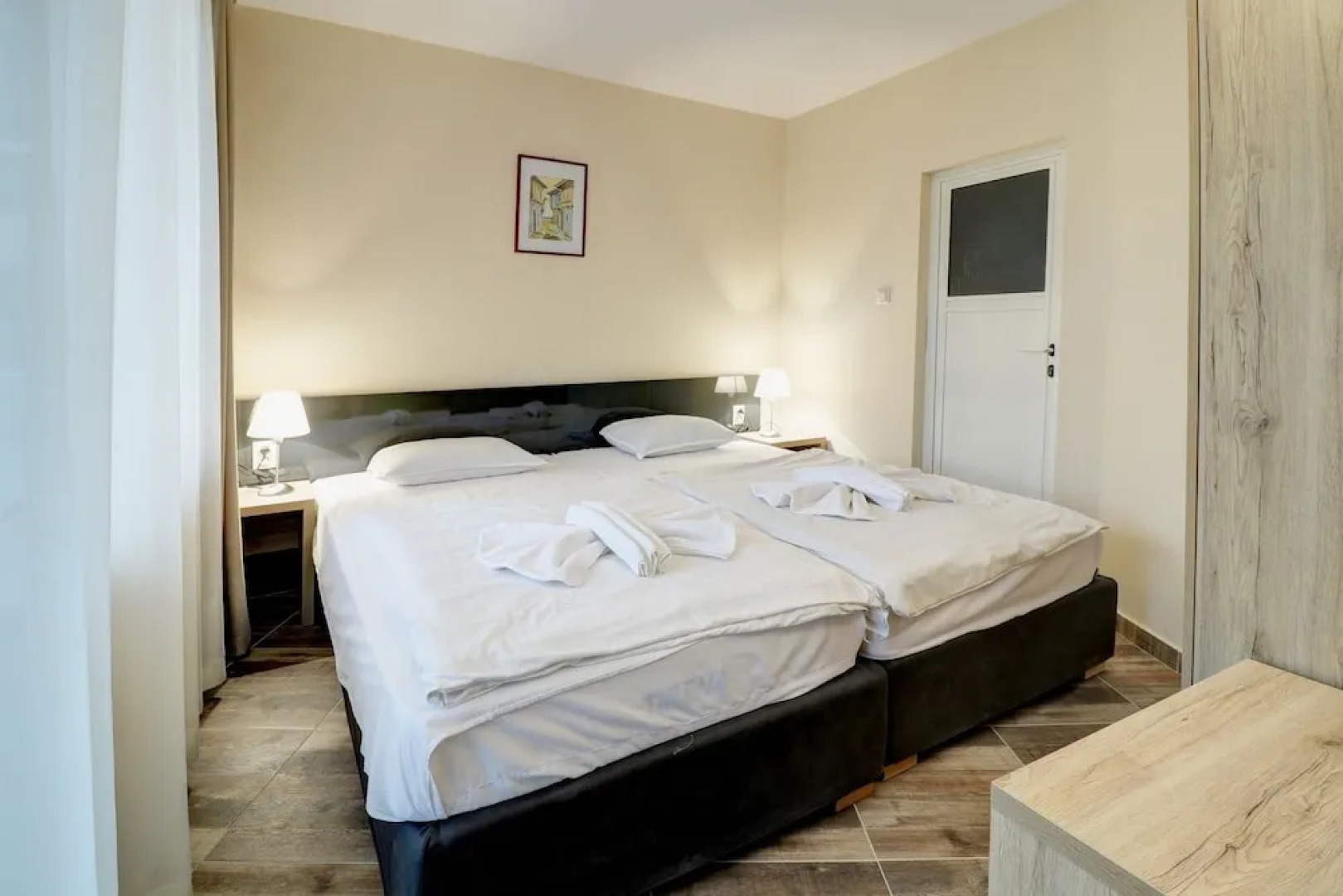 Jupiter Family hotel