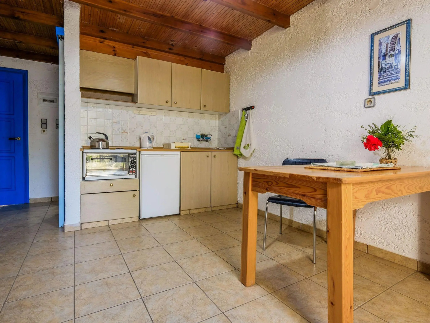 Tranquil Holiday Home in Palaiochora near Sea Beach