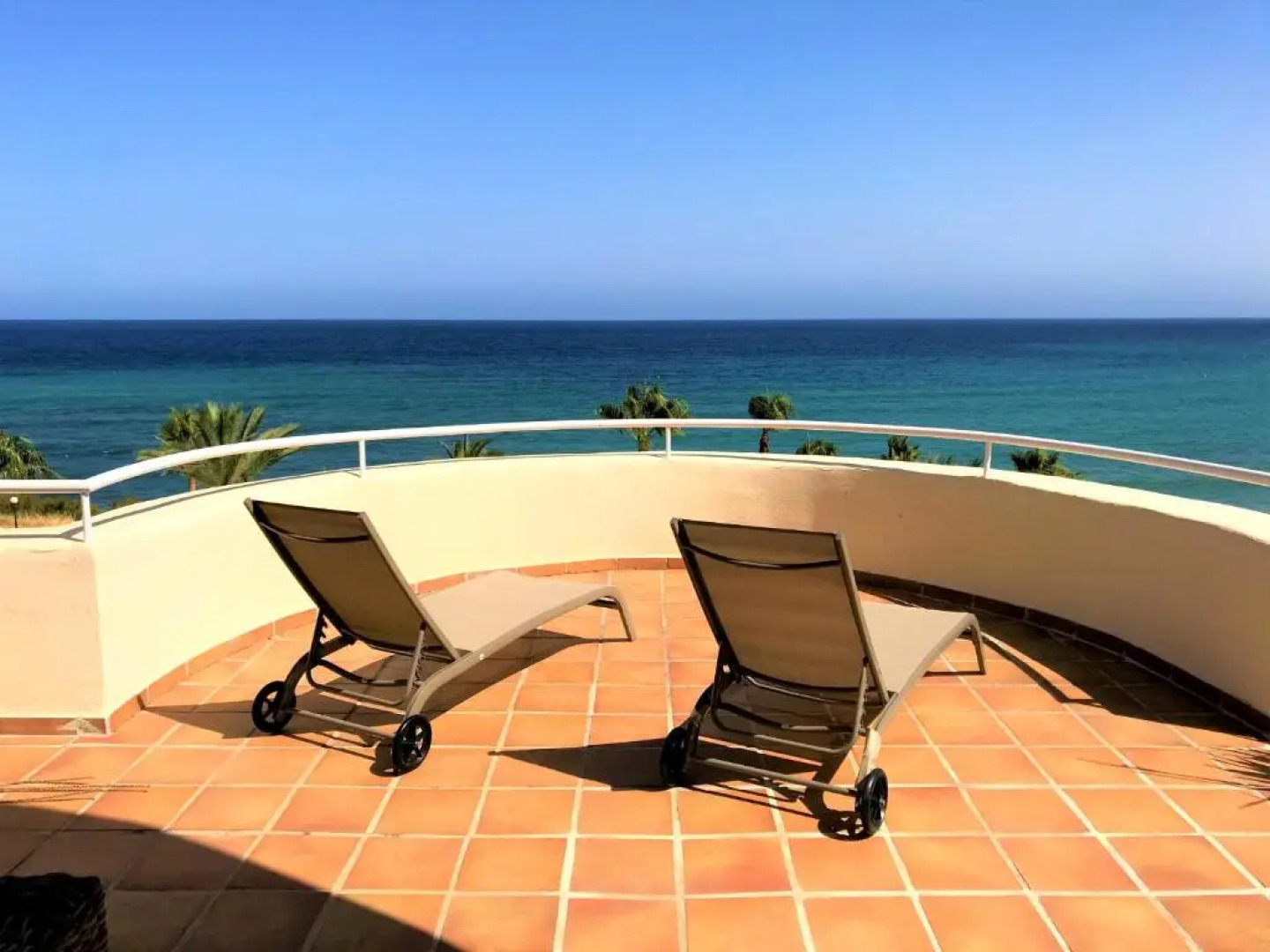 Penthouse Bermuda Beach 2