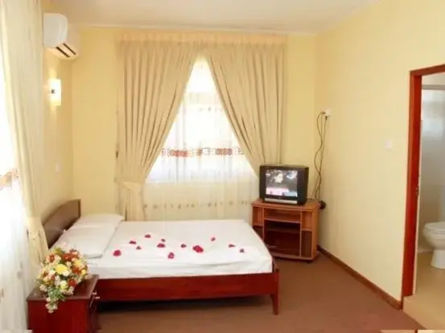 Shanghai Budget Hotel