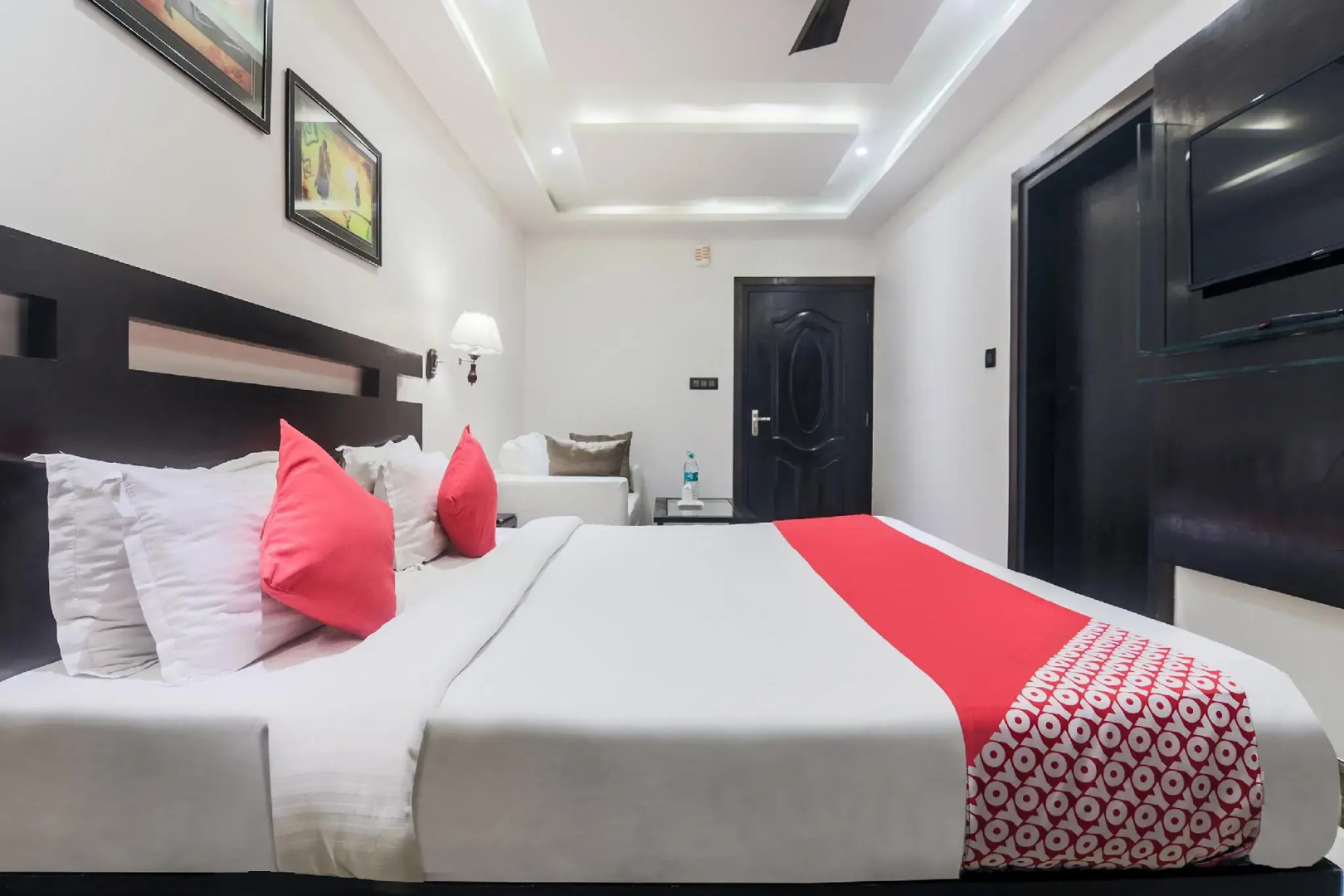 OYO 6645 Hotel Sapphire