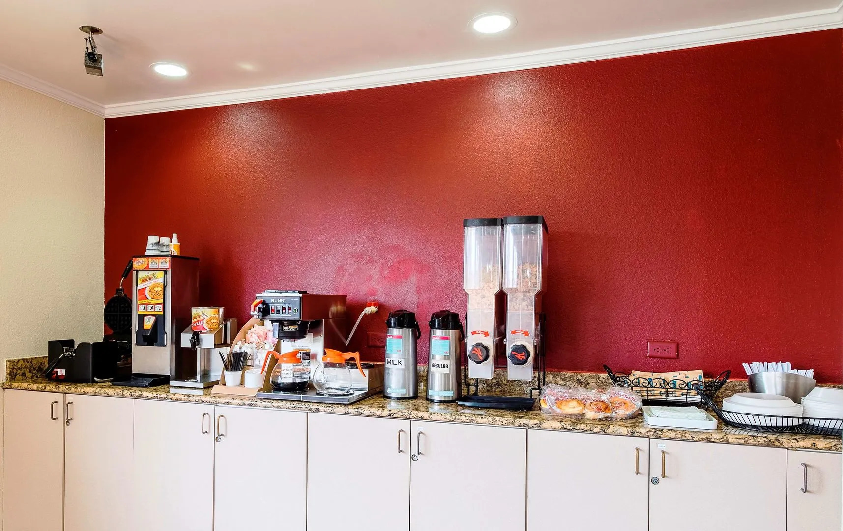 Red Roof Inn & Suites Brunswick I-95