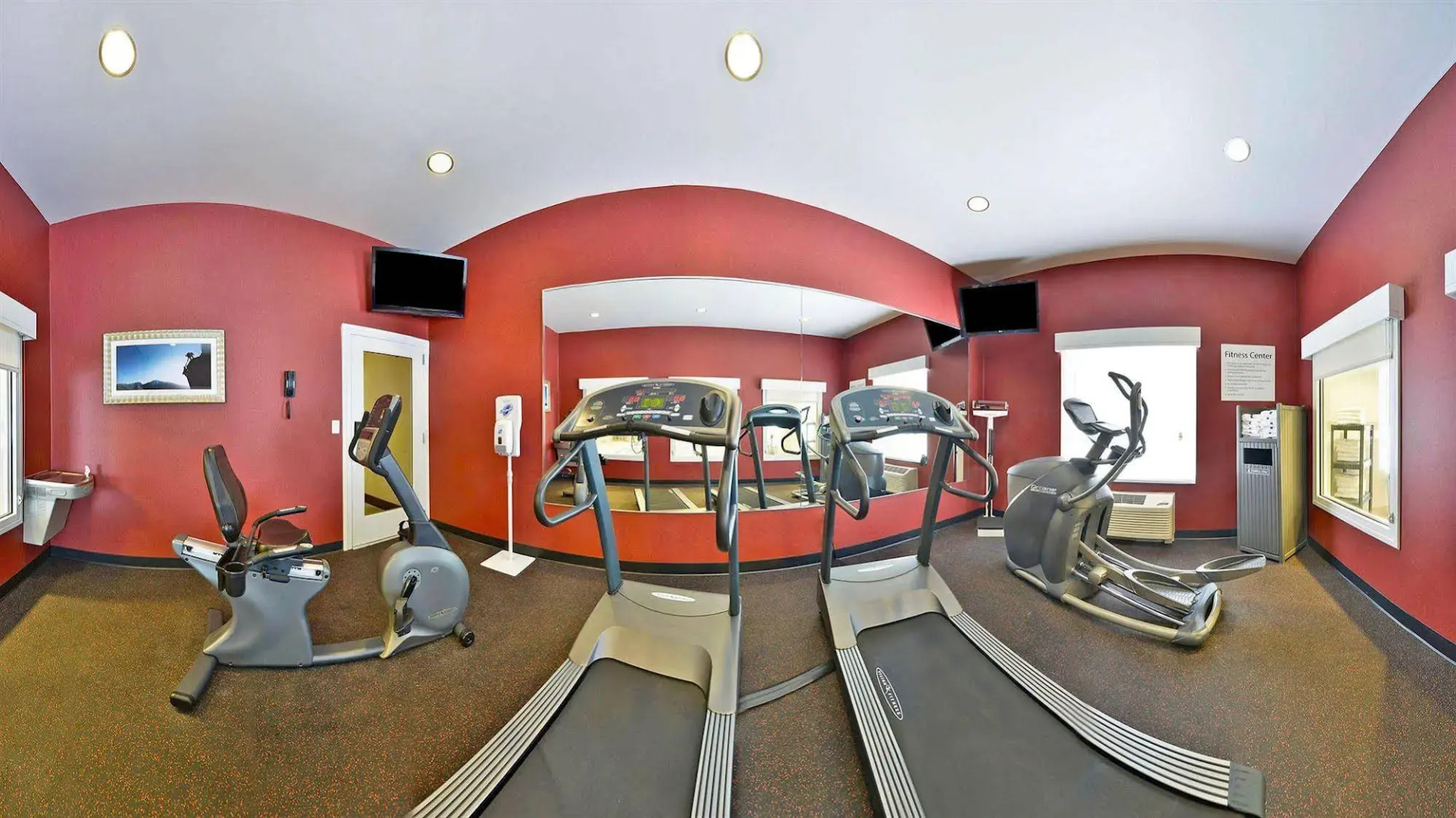 Holiday Inn Express & Suites Utica by IHG