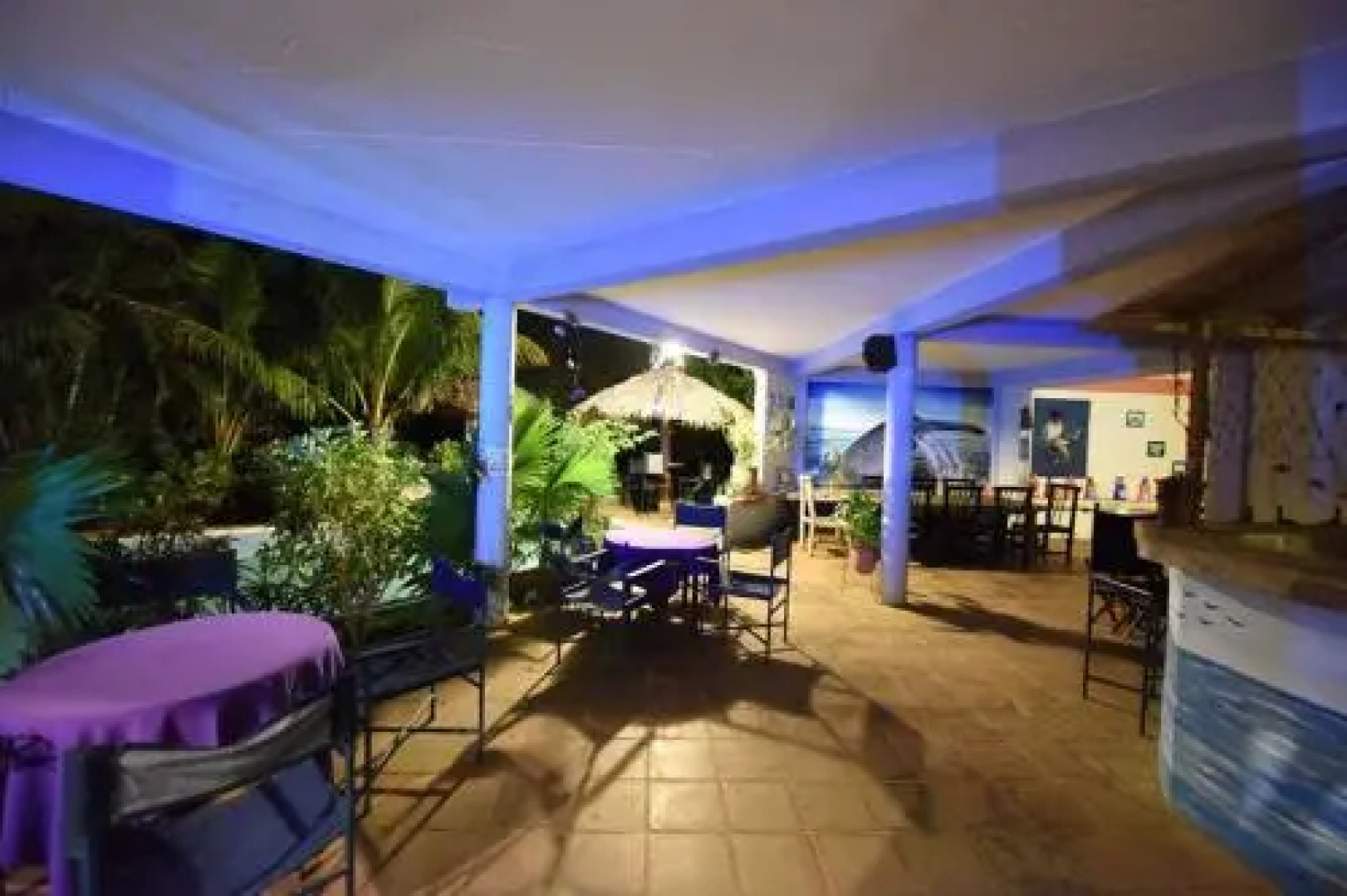 Lady "M" Club Hotel
