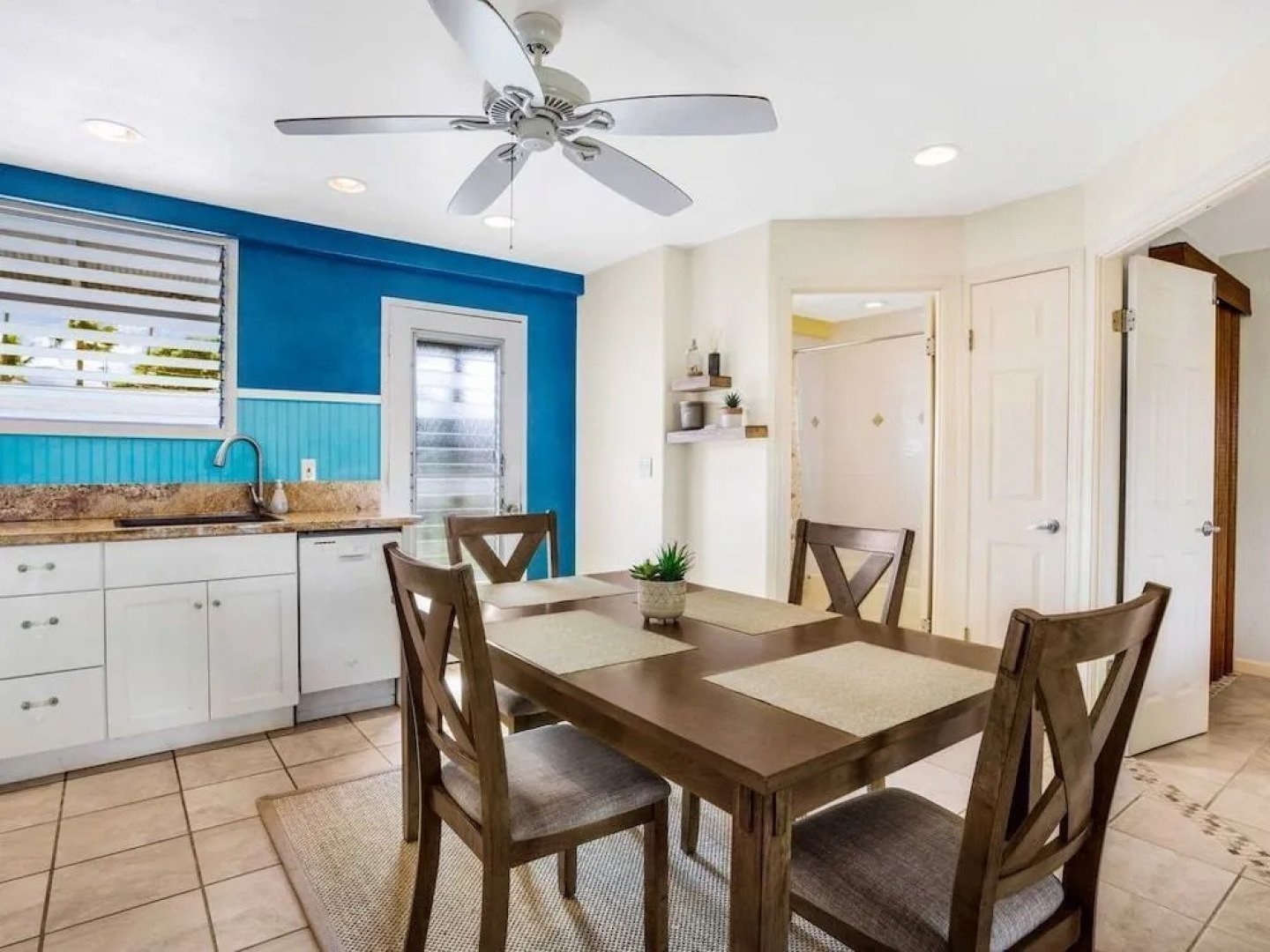 Lahaina Luxury Beach Condos