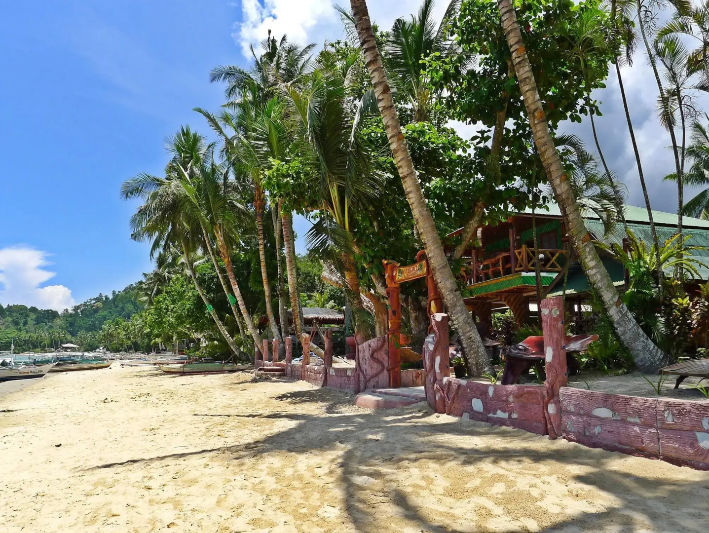 Ausan Beach Front Cottage and Restaurant