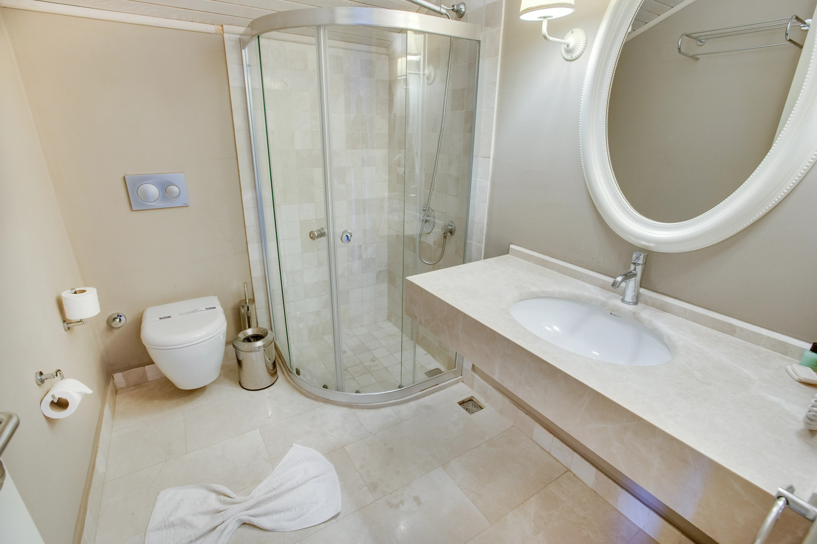 The PINEHILL Hotel & Suites