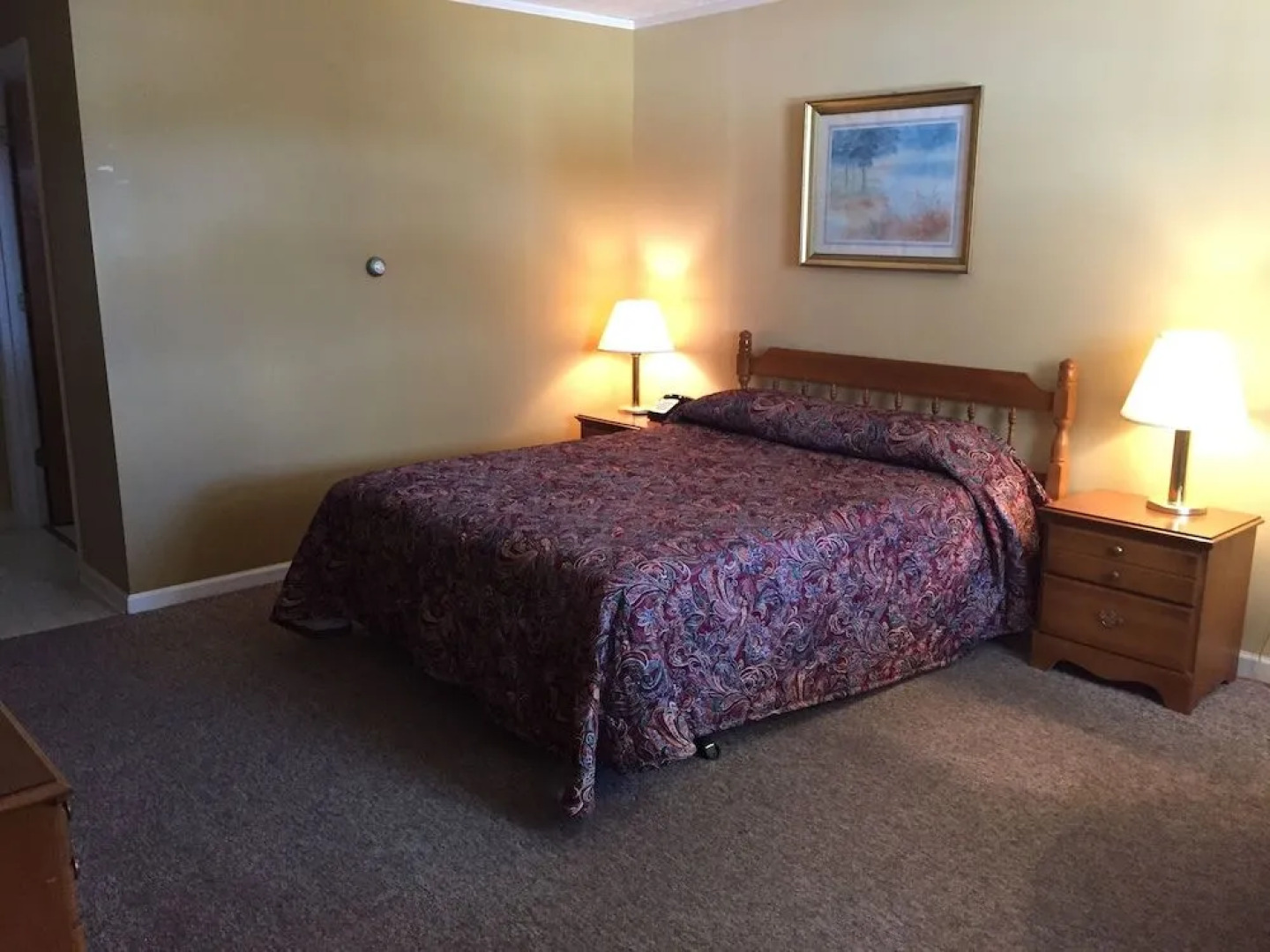 Colonial Hotel-Motel