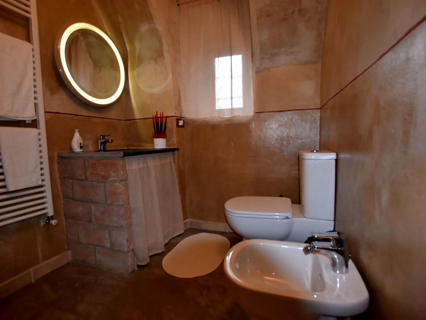 Ancient, Renovated Farmstead With Private, Equipped Garden. Only 3km From the Lake