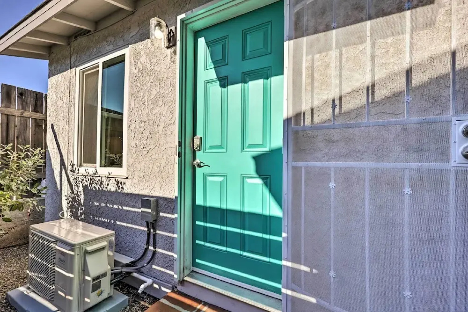 Quiet Carpinteria Cottage By Town & Beaches