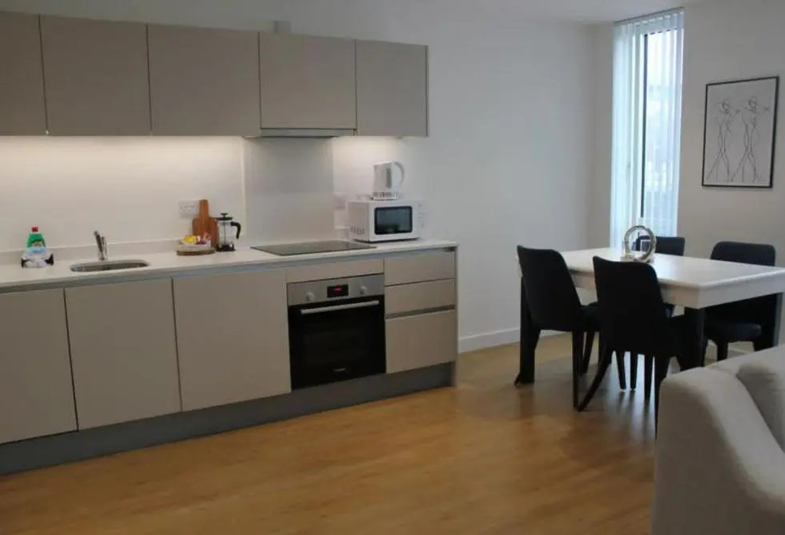 Bracknell - Stunning 2 bedroom Flat with Spectacular Views