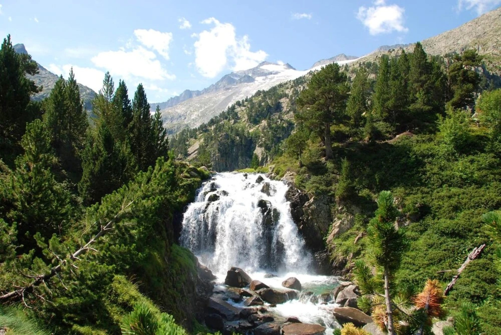 House With 4 Bedrooms in Anciles, With Wonderful Mountain View, Furnished Balcony and Wifi Near the Slopes