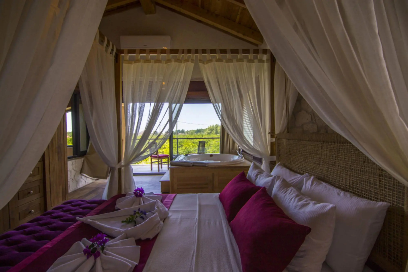 Outstanding Villa With Private Pool and Jacuzzi in Fethiye