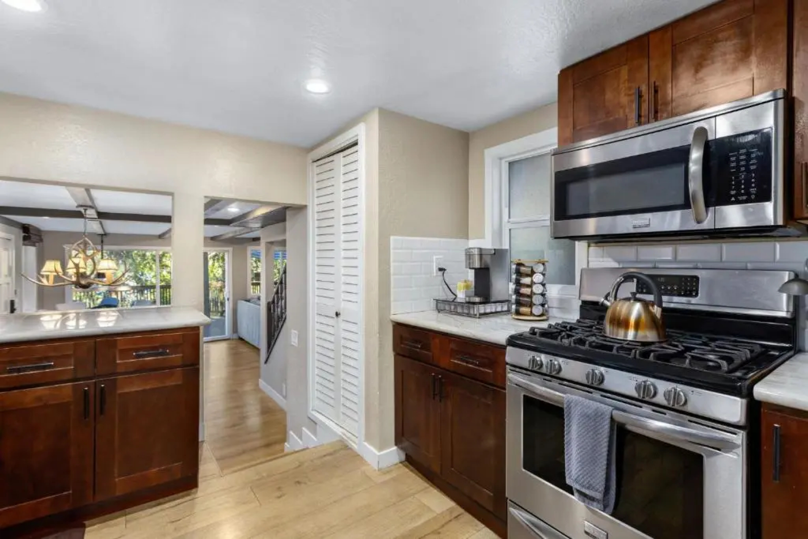 Spectacular Lake View, Luxe 3 Level Home, 1750 sqft, AC, Dogs, Walk to Village