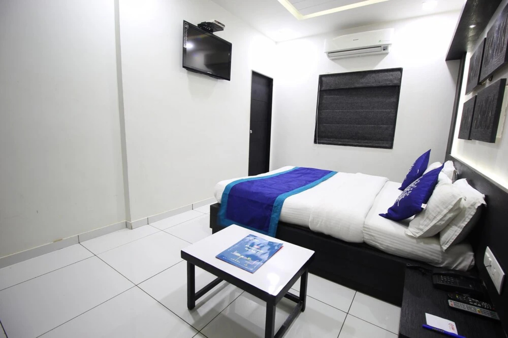 OYO 1319 Hotel Paramount Inn