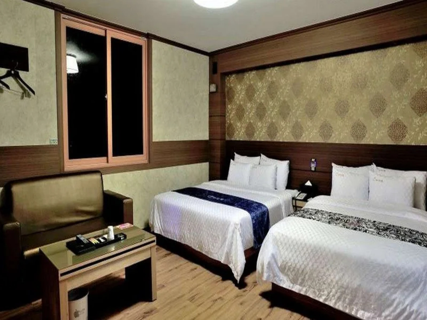 Apple Motel