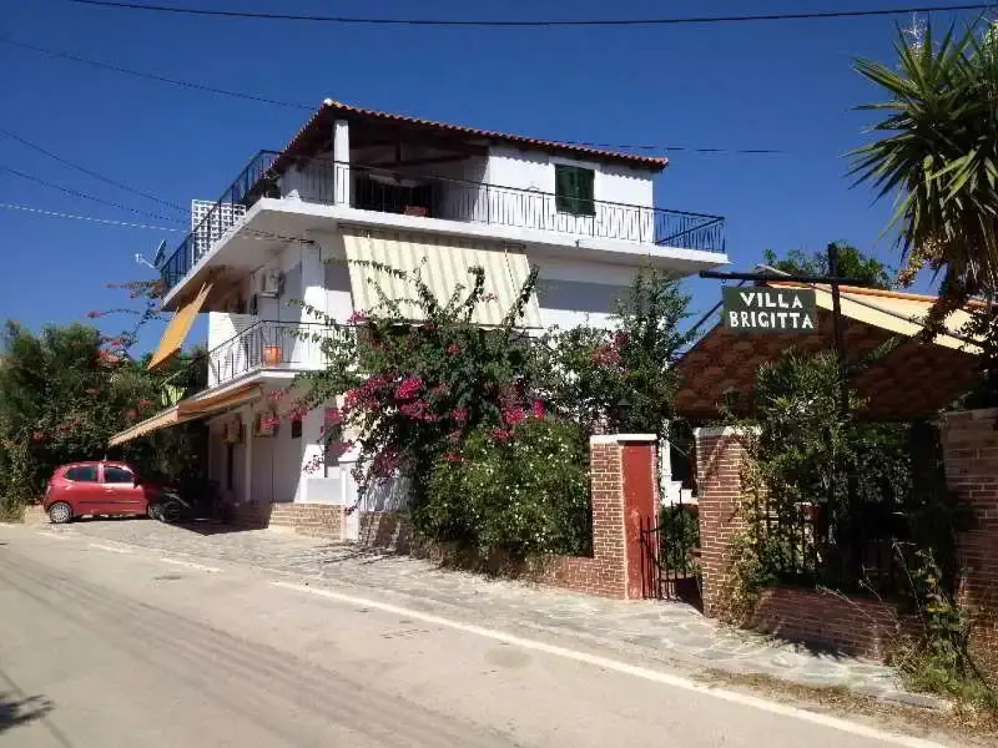 THIRES Guesthouse