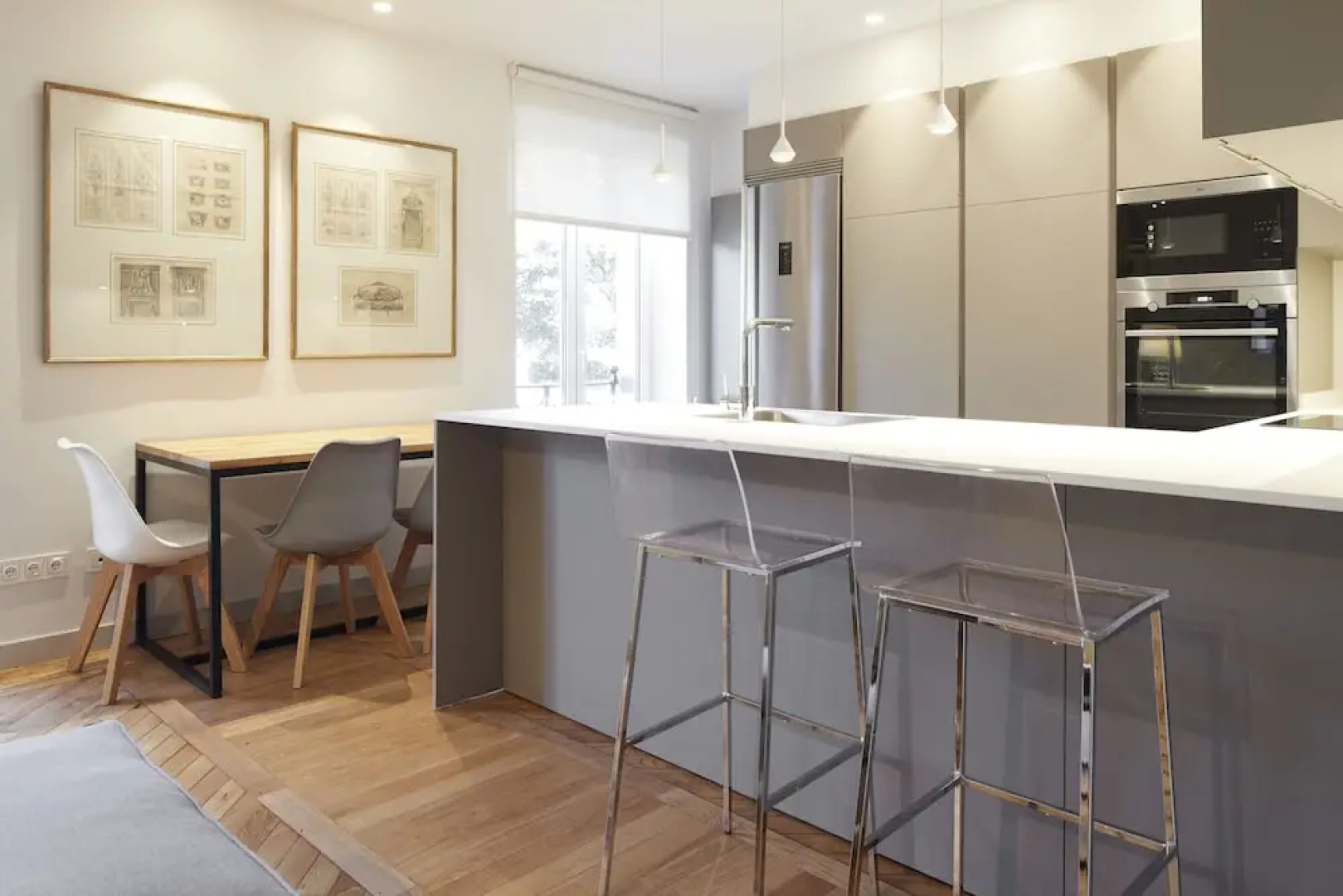 Playa de Ondarreta 3 by FeelFree Rentals