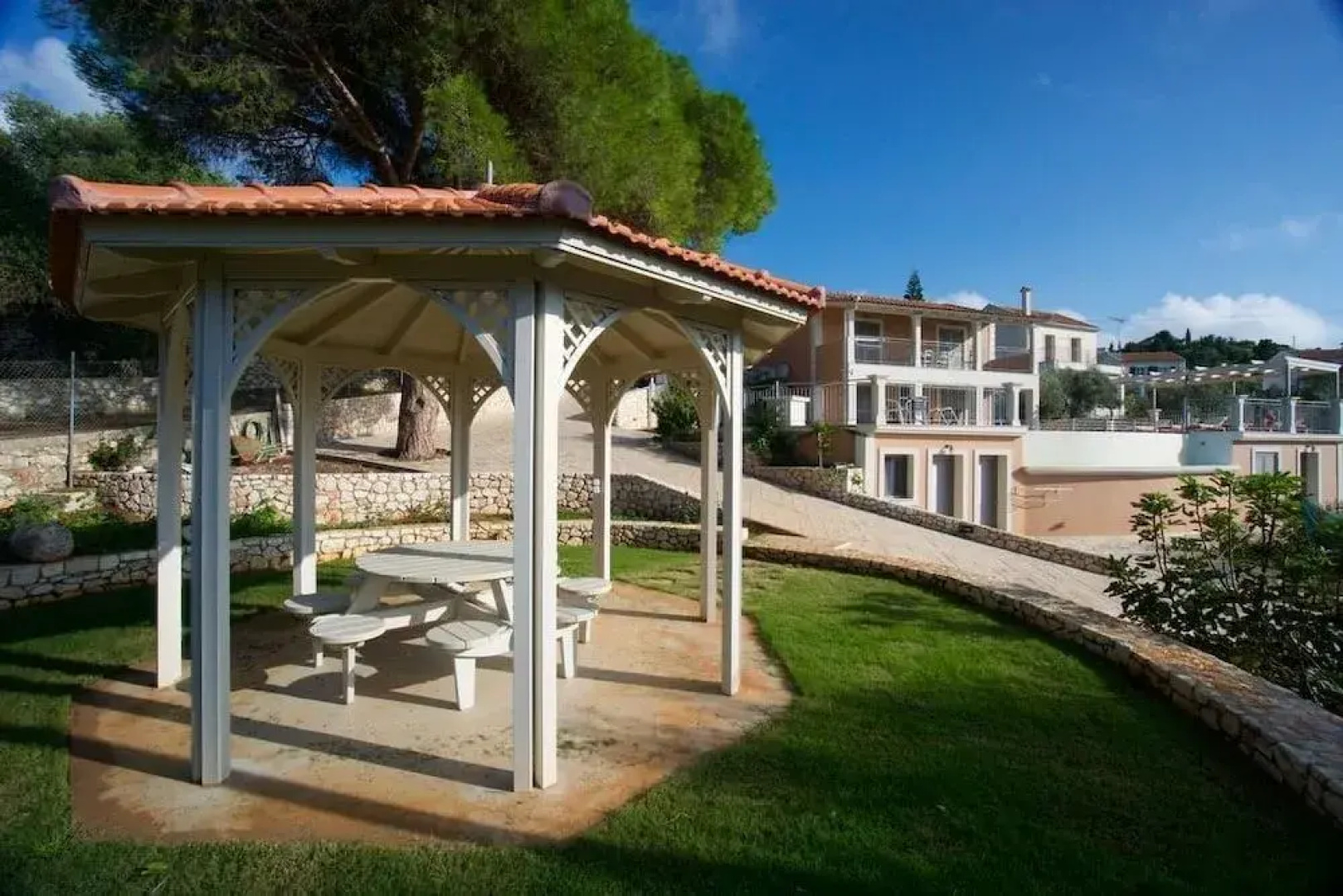 Vryonis Villa