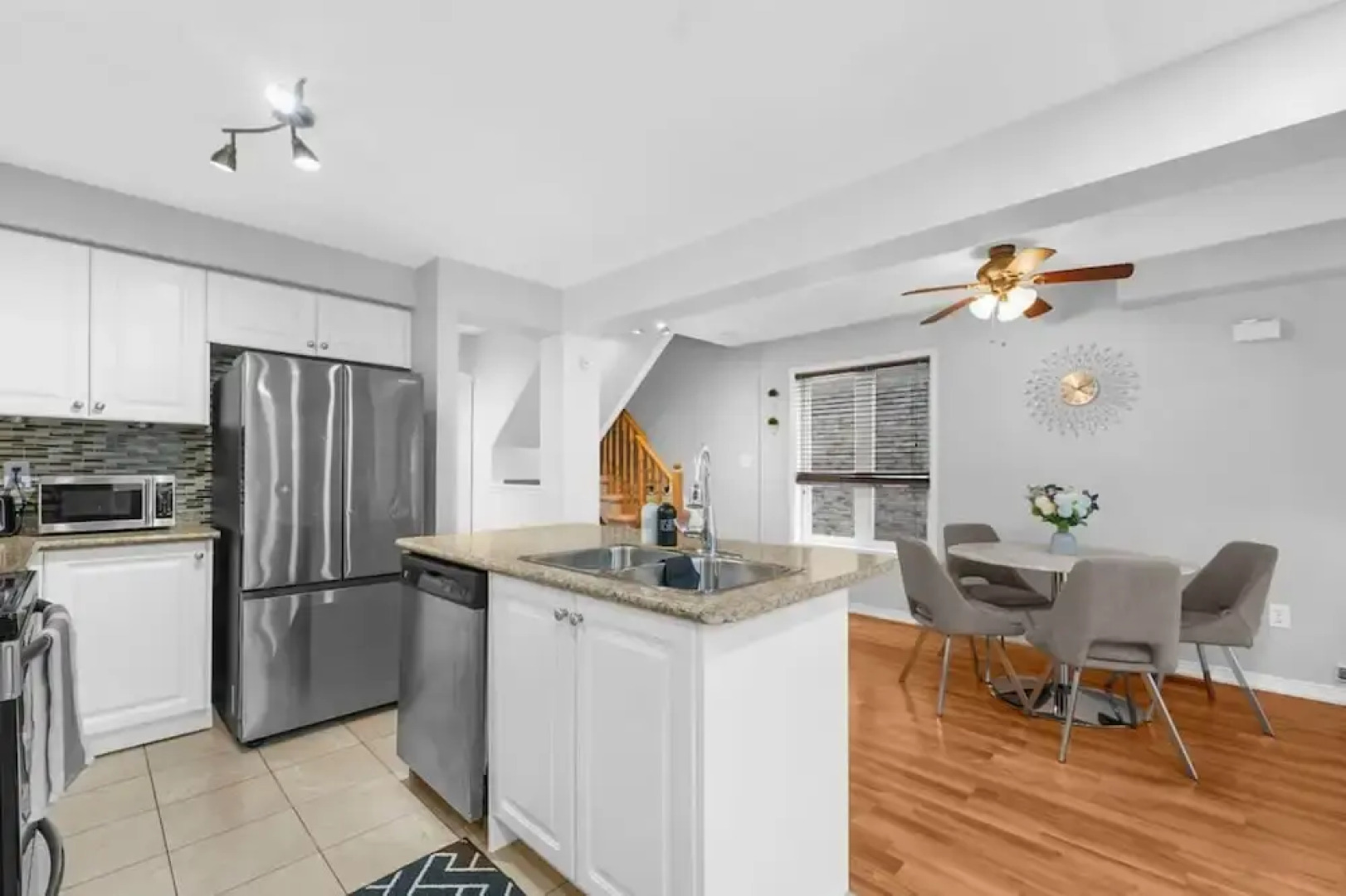 Chic 2BR House Newly Renovated Central Spot