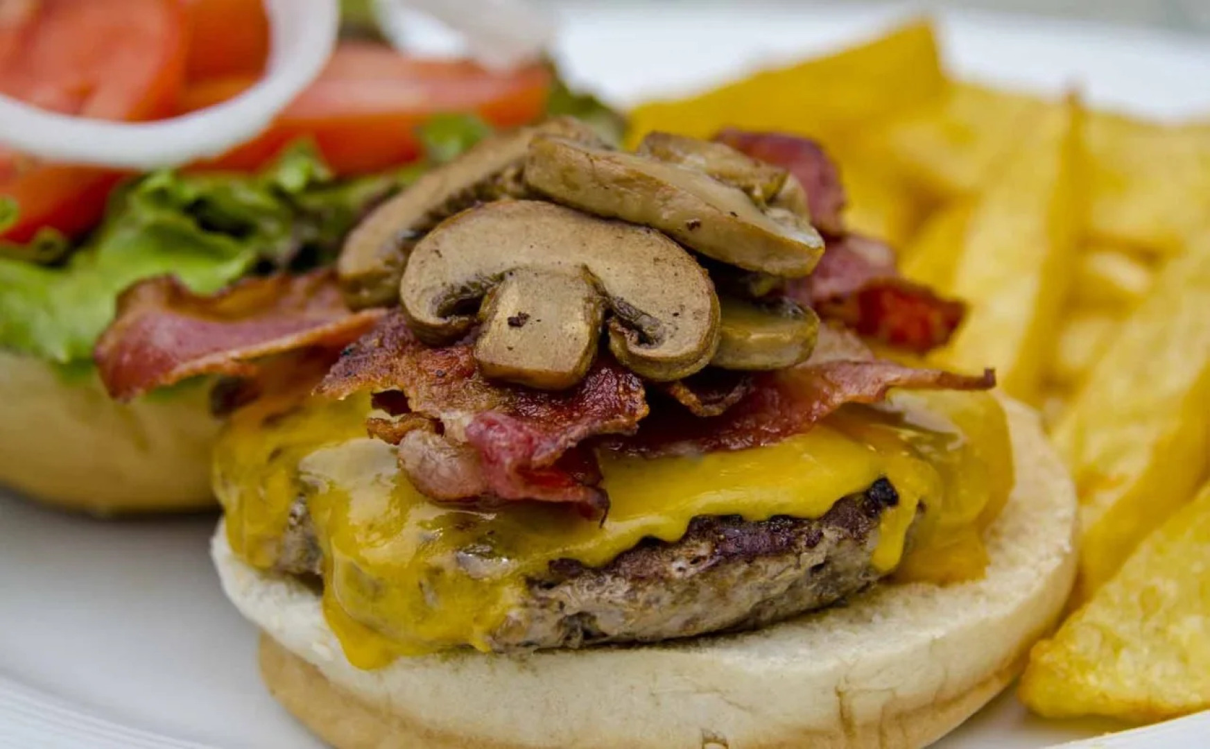 Mike's Dauin Beach Resort