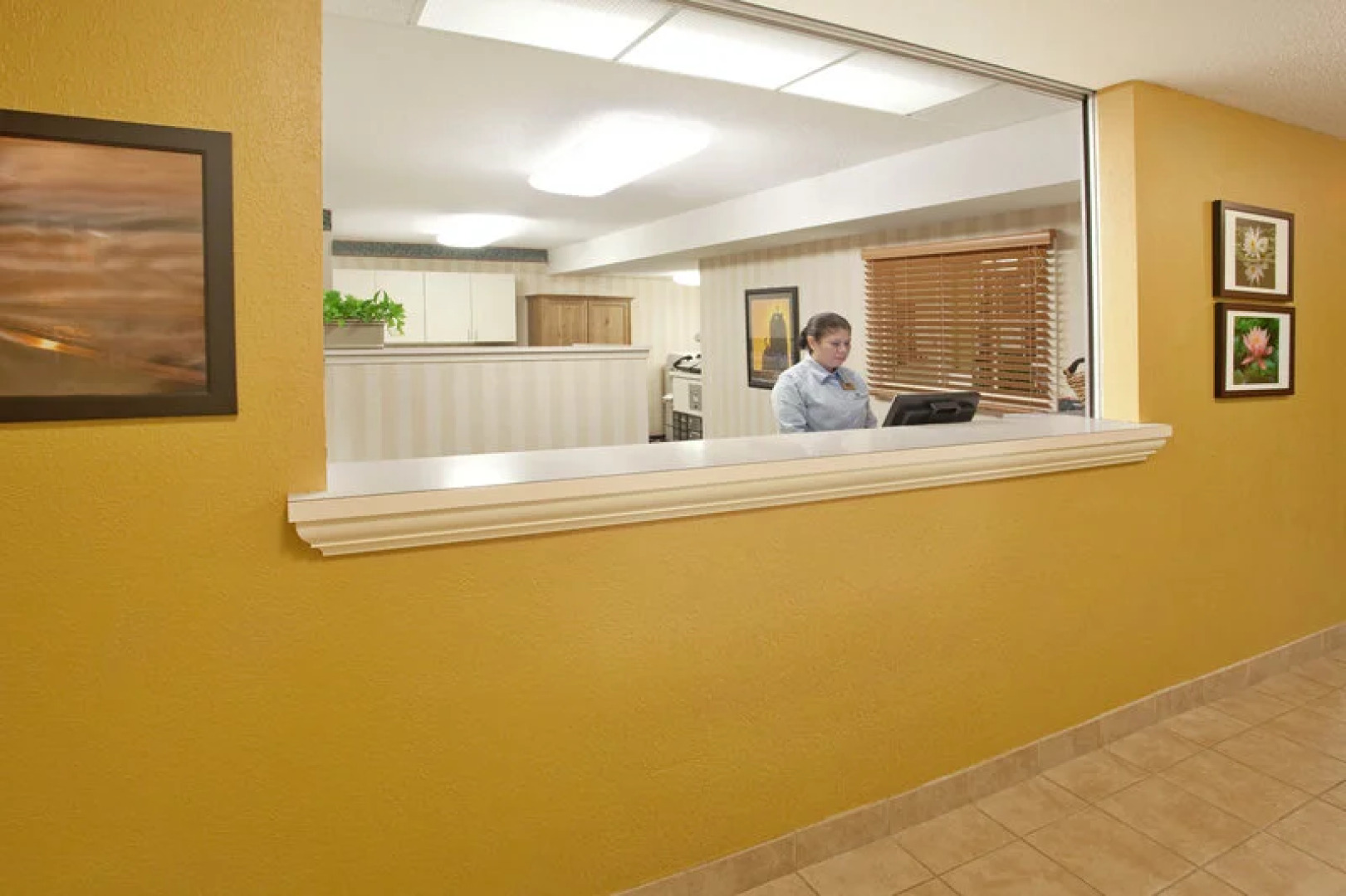 Hawthorn Suites by Wyndham Chicago Hoffman Estates